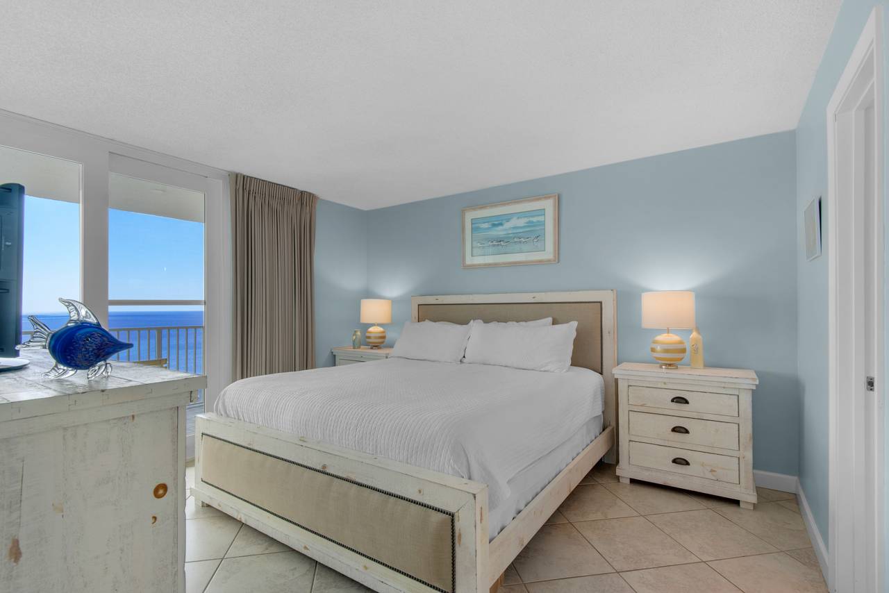 Beachcrest 702 Master Bed Beachcrest 702 Master Bed