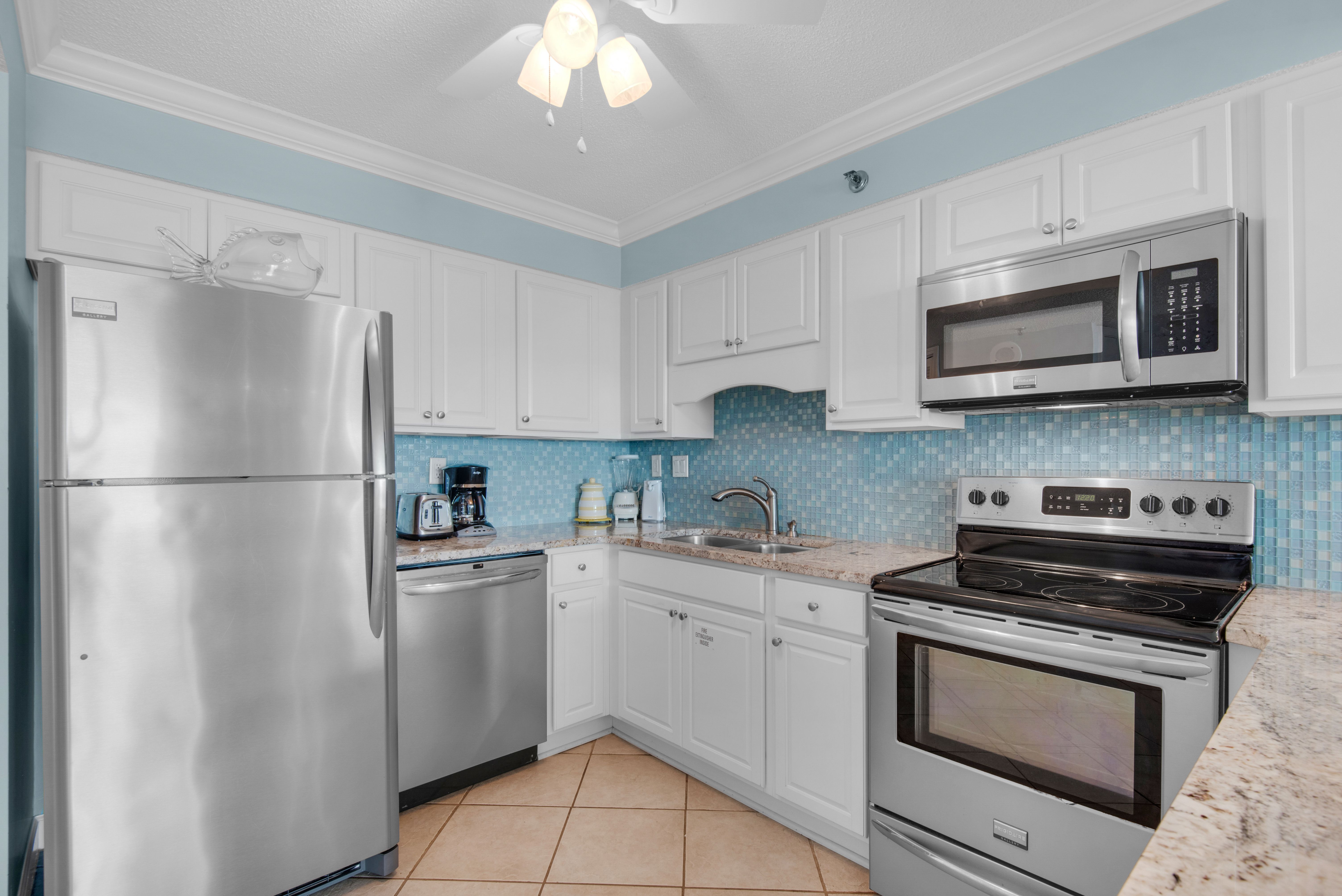 Beachcrest 702 Kitchen