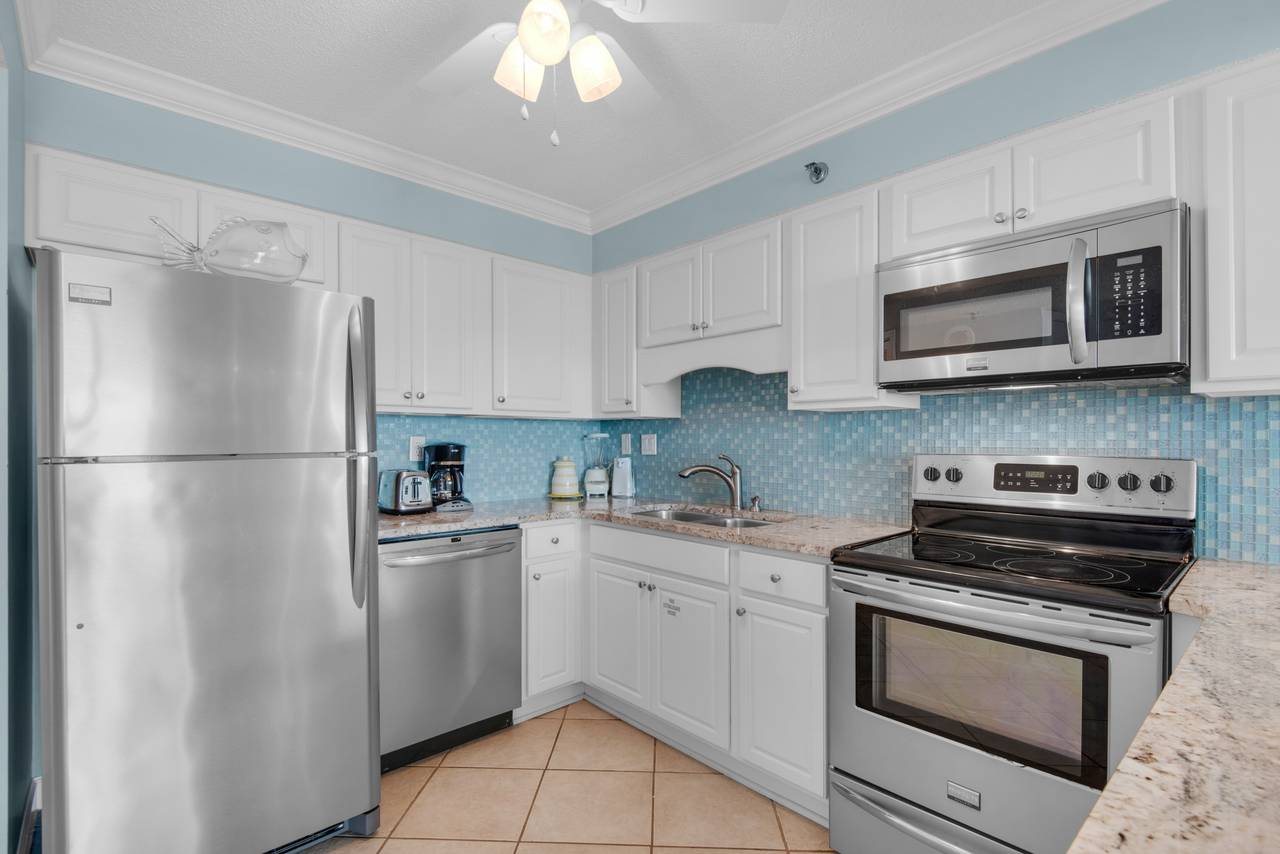 Beachcrest 702 Kitchen Beachcrest 702 Kitchen