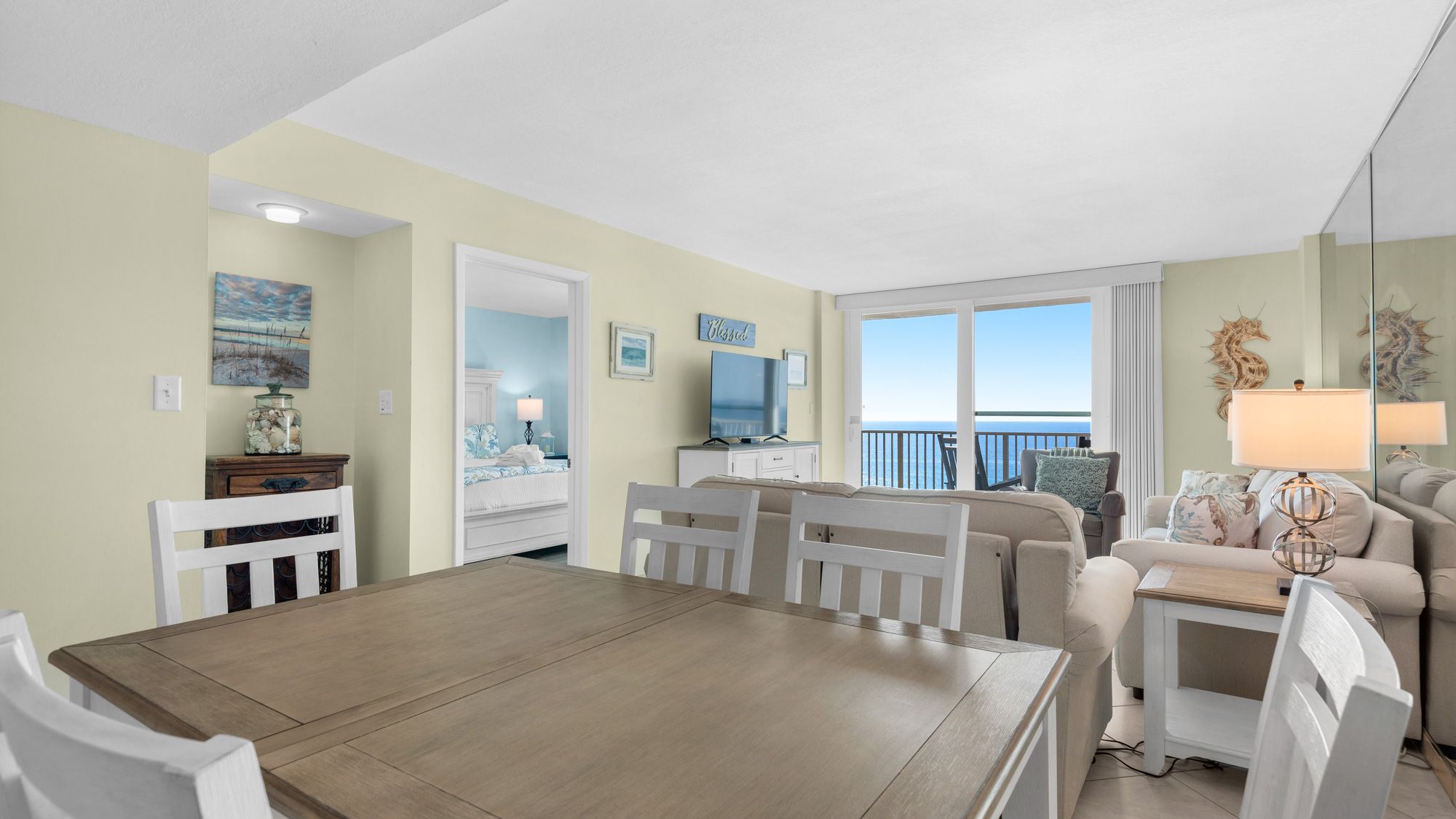 BeachCrest 803 Dining