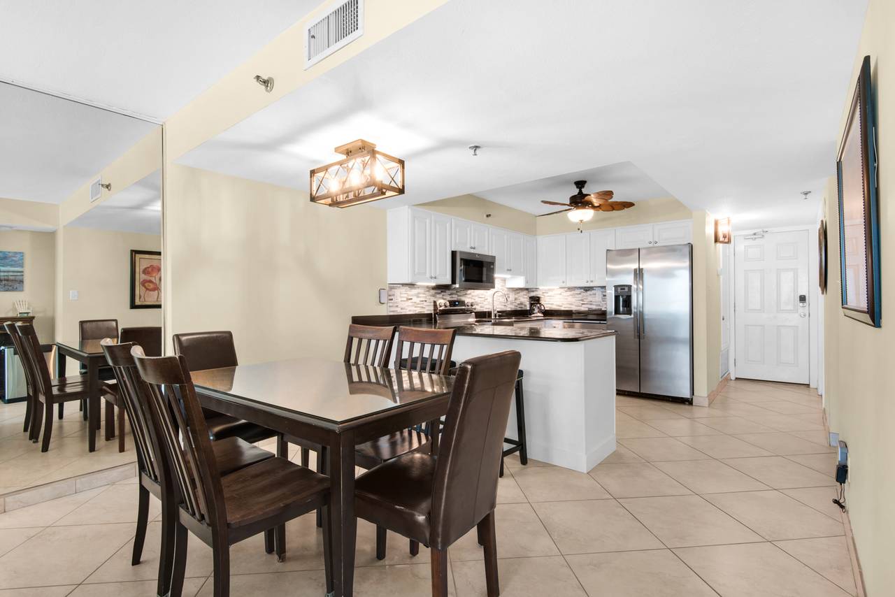 BeachCrest 803 Dining Area BeachCrest 803 Dining Area