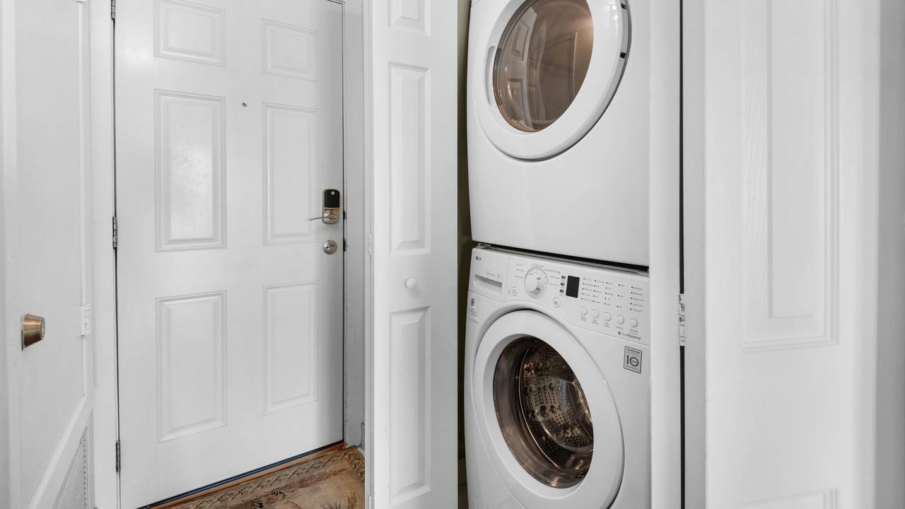 BeachCrest 803 Washer & Dryer BeachCrest 803 Washer & Dryer