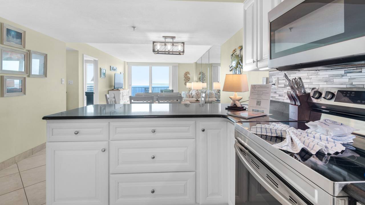 BeachCrest 803 Kitchen BeachCrest 803 Kitchen