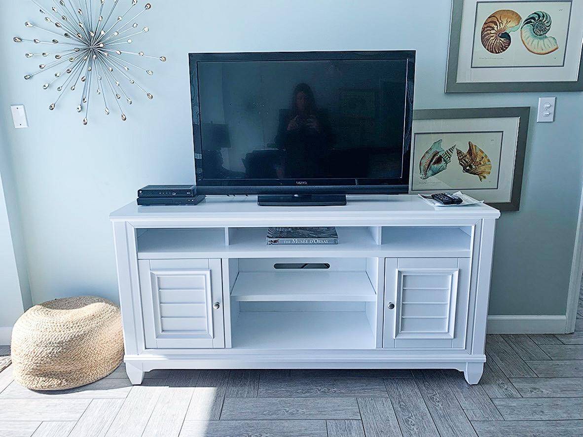 BeachCrest 804 TV with New Stands BeachCrest 804 TV with New Stands