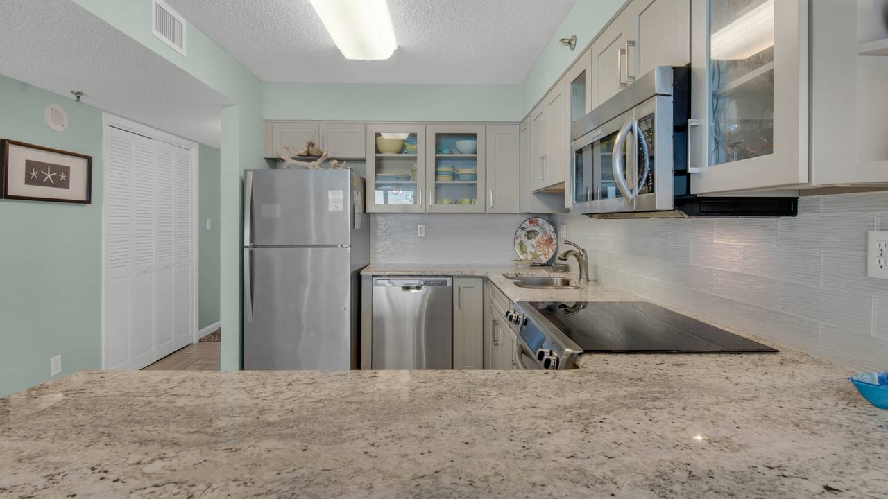 BeachCrest 804 Kitchen BeachCrest 804 Kitchen