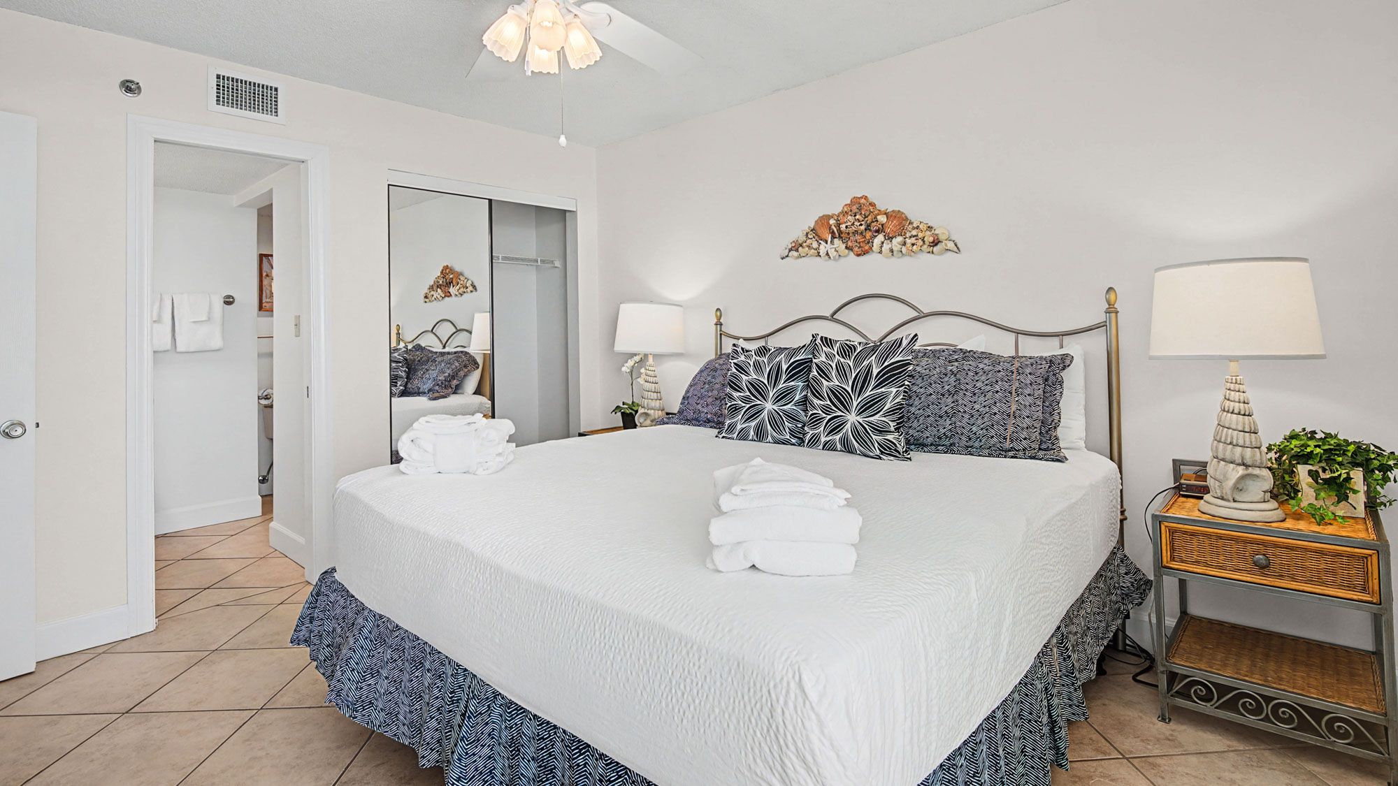 BeachCrest 805 - Primary King bedroom