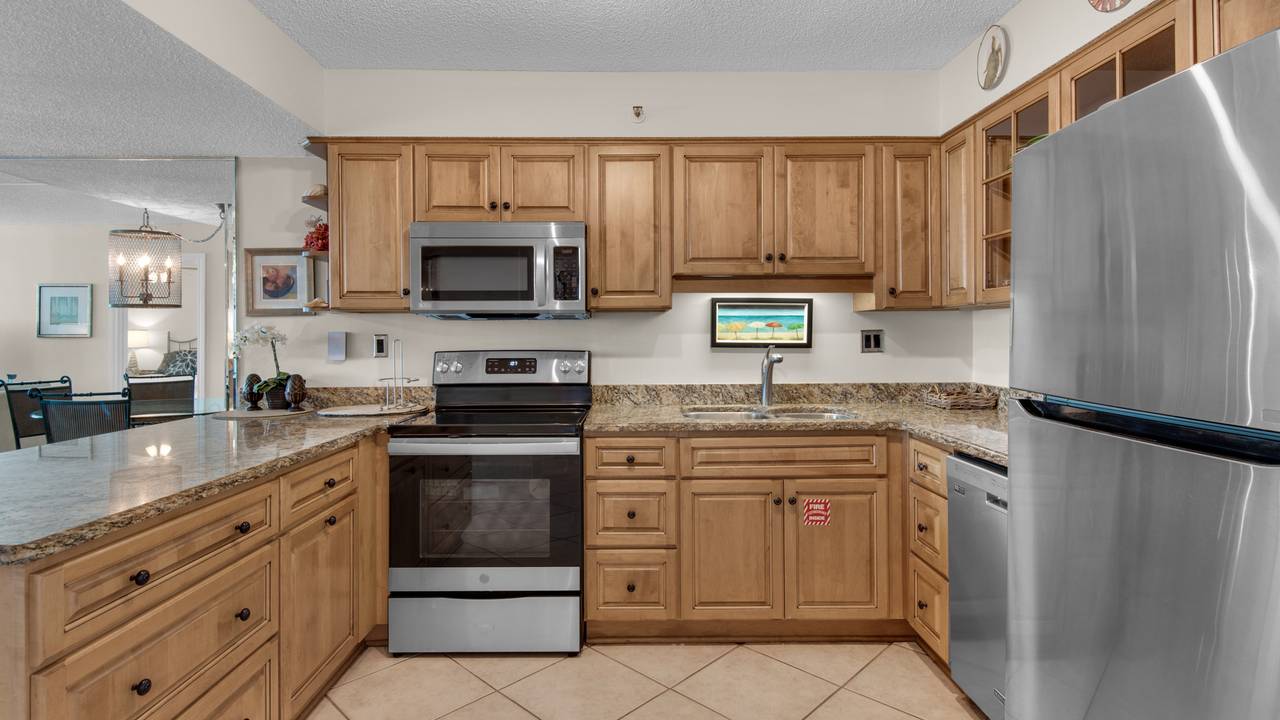 BeachCrest 805 Kitchen BeachCrest 805 Kitchen