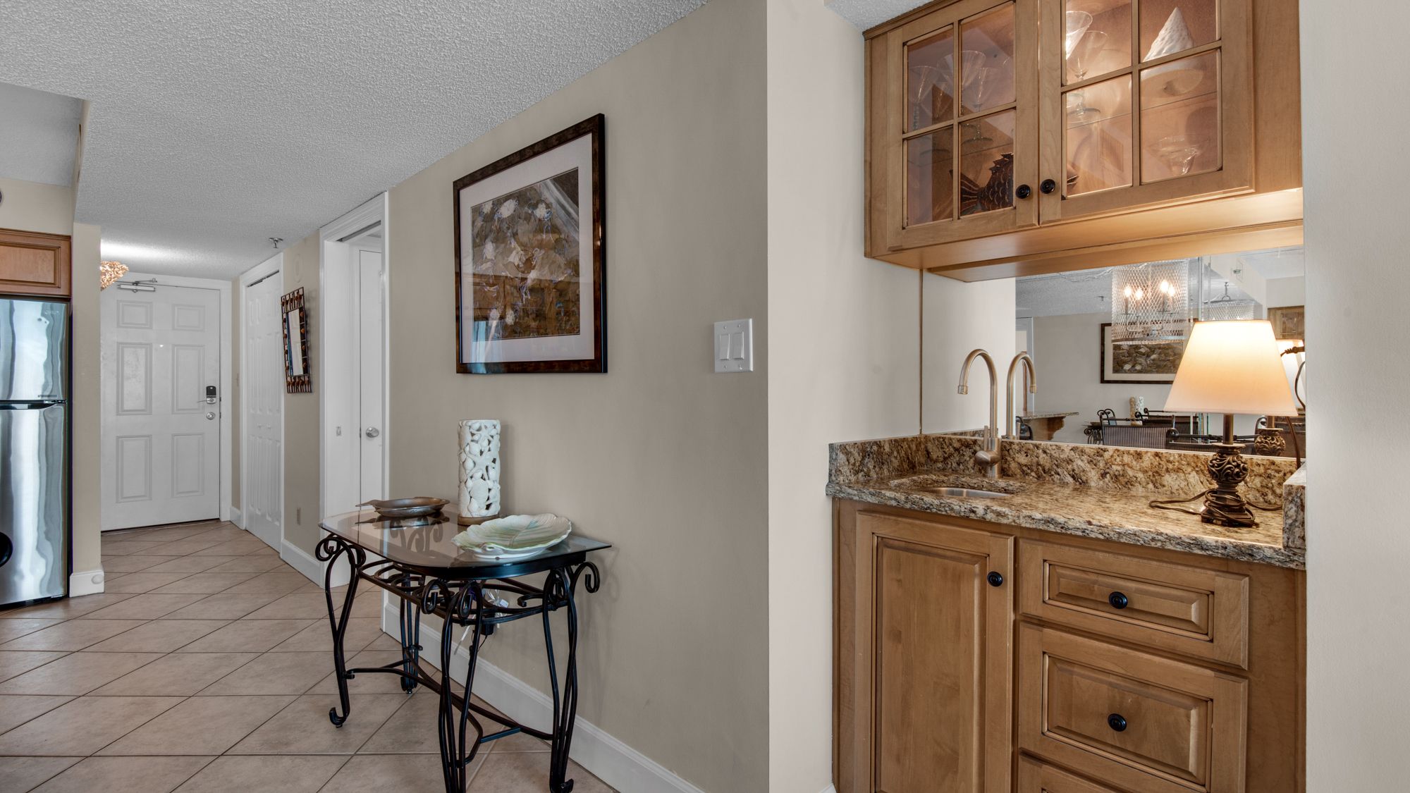 BeachCrest 805 Dining Area