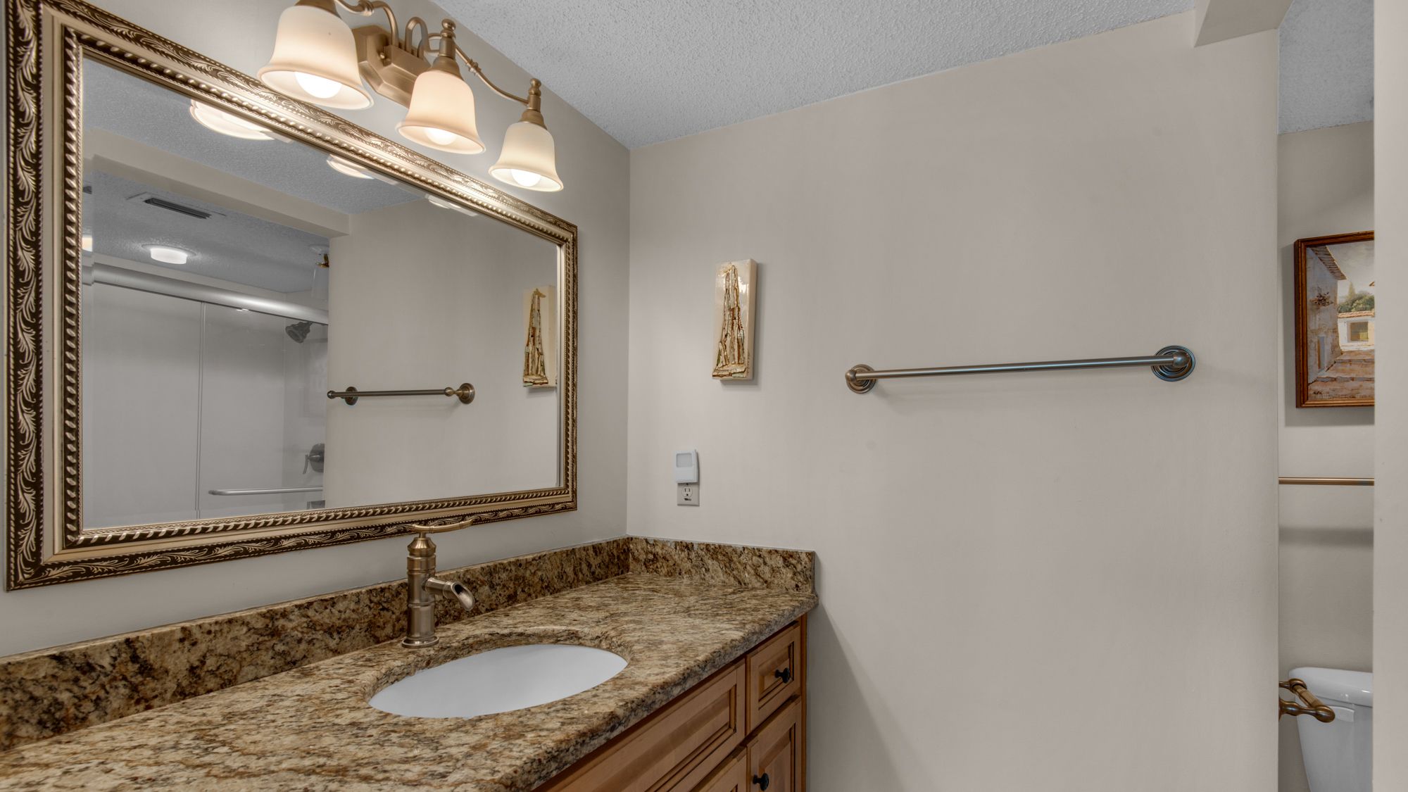 BeachCrest 805 Private Bathroom