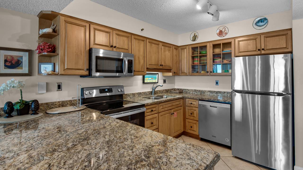 BeachCrest 805 Kitchen BeachCrest 805 Kitchen