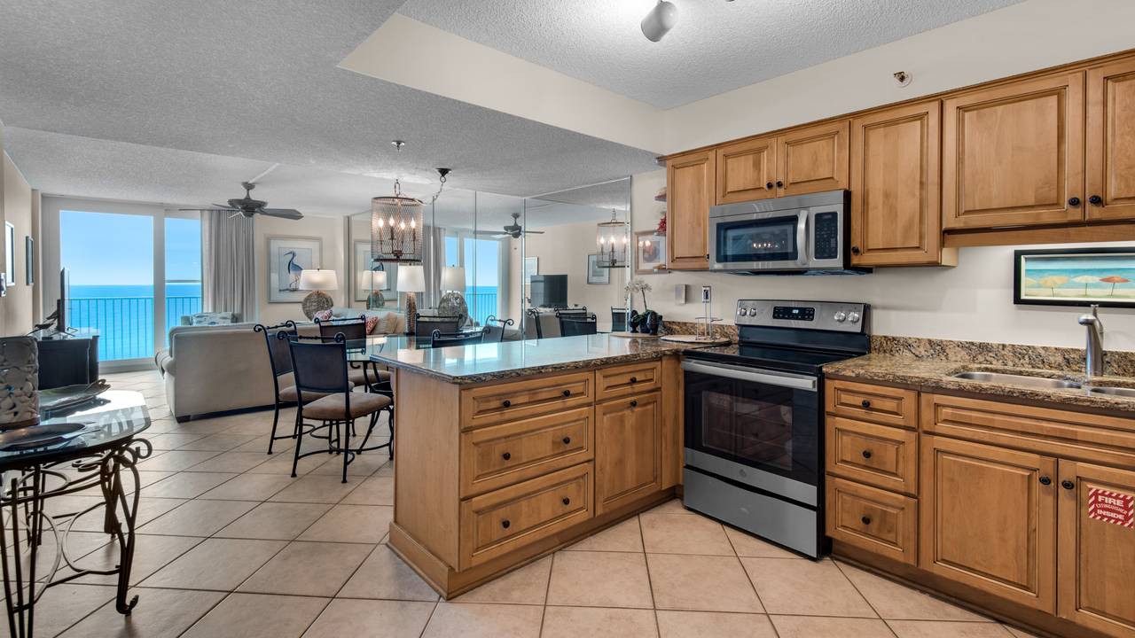 BeachCrest 805 Kitchen BeachCrest 805 Kitchen