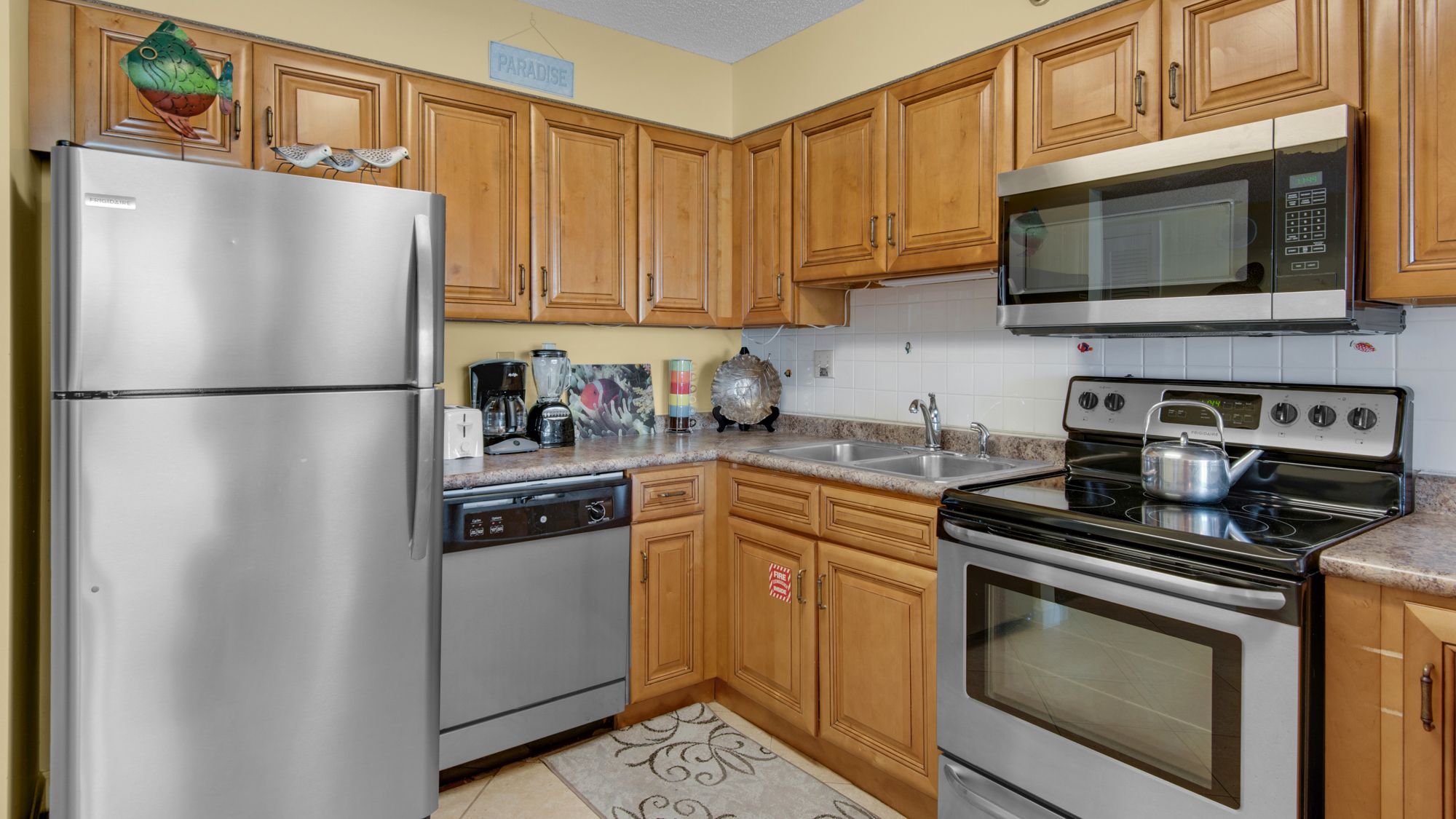 BeachCrest 806 Kitchen