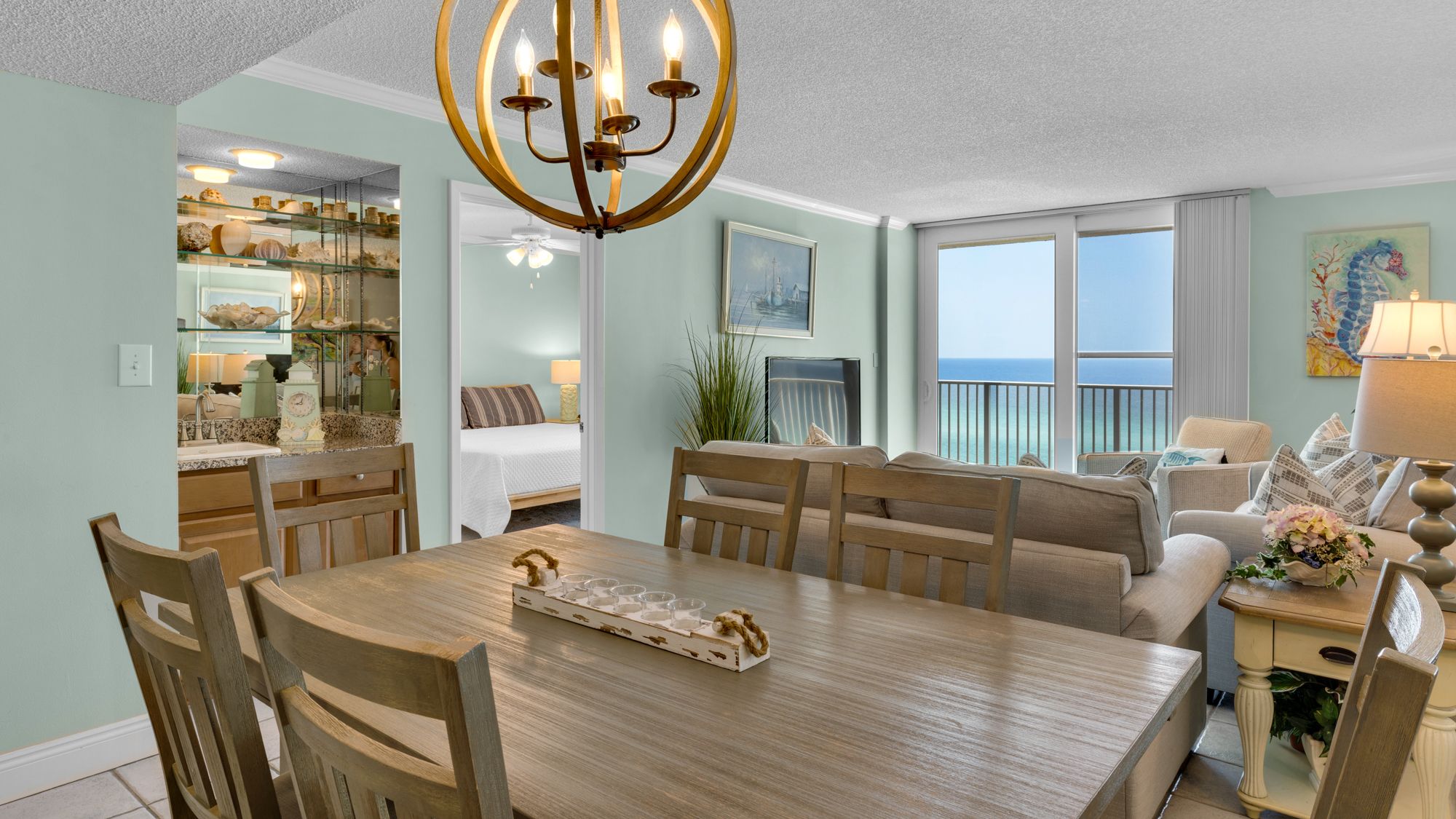 BeachCrest 901 Dining Area