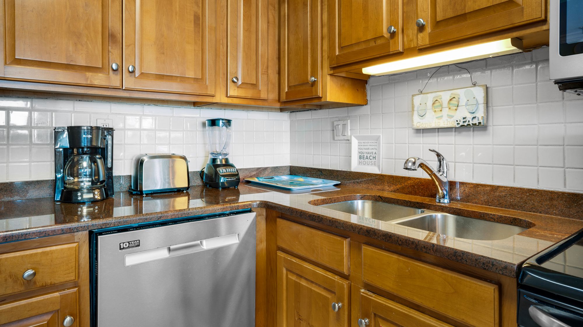 BeachCrest 902 Kitchen