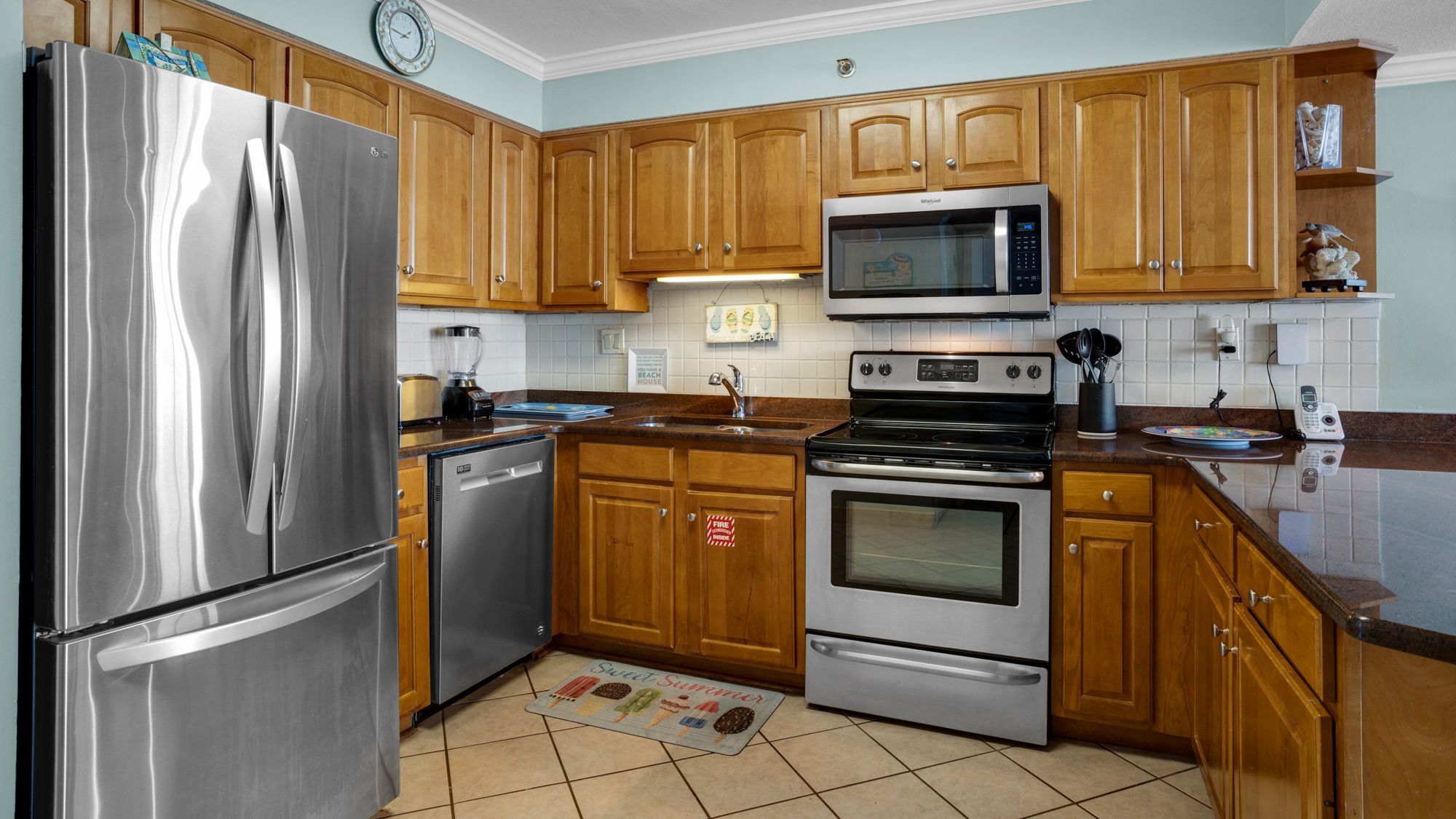 BeachCrest 902 Kitchen