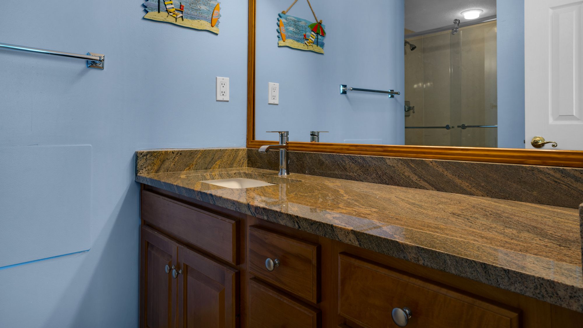 BeachCrest 902 Bathroom