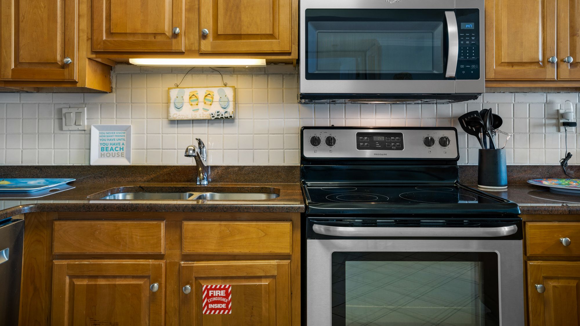 BeachCrest 902 Kitchen