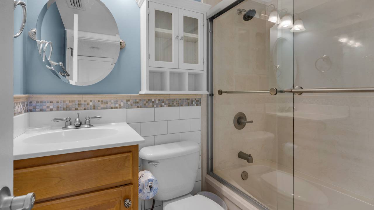 BeachCrest 904 Guest Bathroom BeachCrest 904 Guest Bathroom