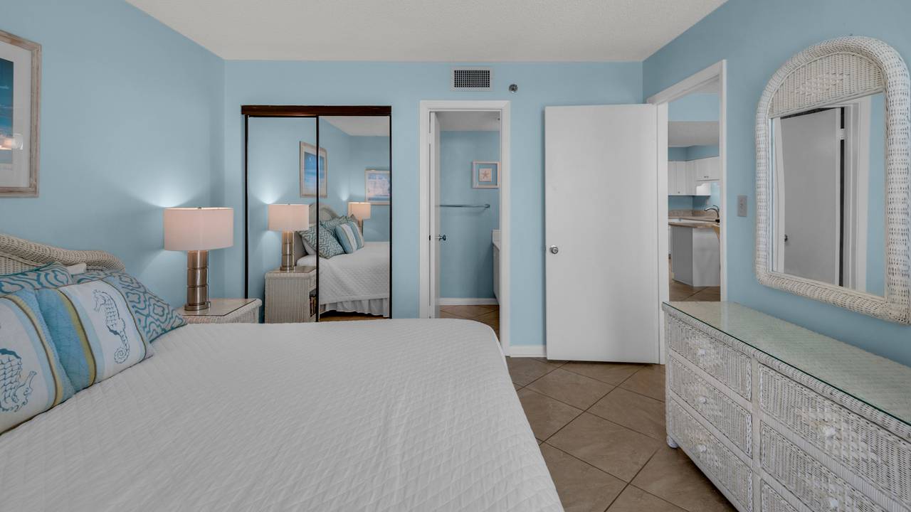 BeachCrest 906 Master Bed BeachCrest 906 Master Bed