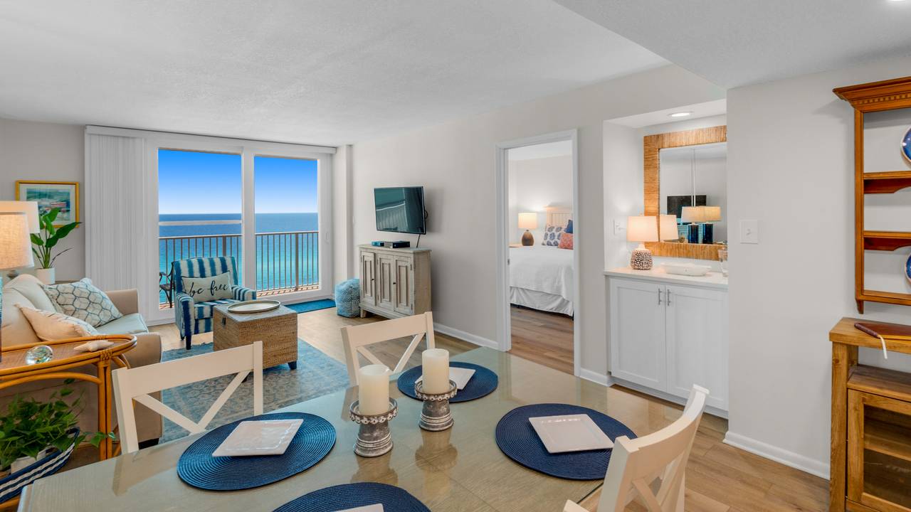 BeachCrest 1004 Dining Area and Living Area with Gulf View BeachCrest 1004 Dining Area and Living Area with Gulf View