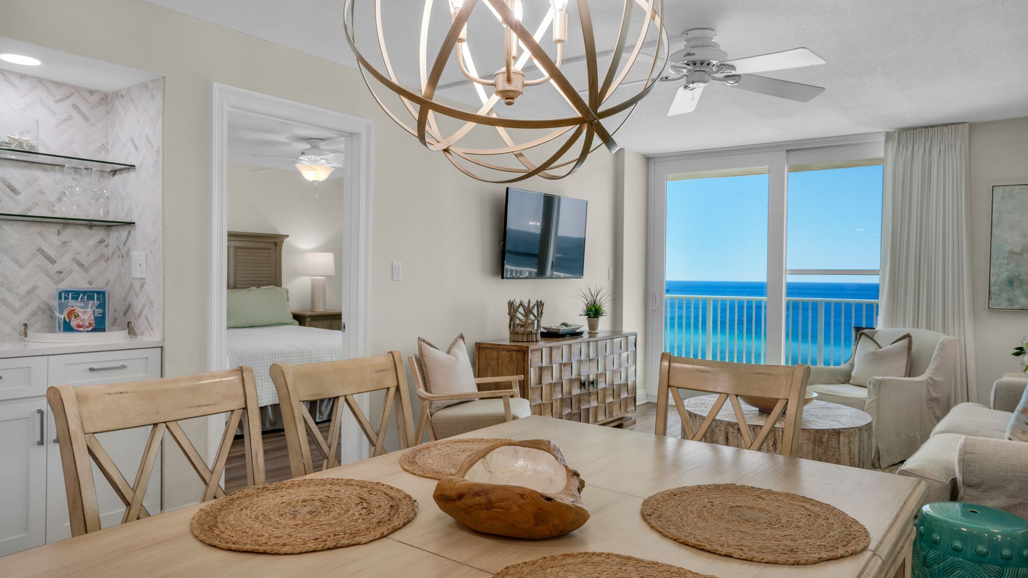 BeachCrest 1005 Dining Table