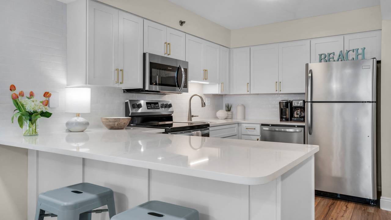 BeachCrest 1005 Kitchen BeachCrest 1005 Kitchen