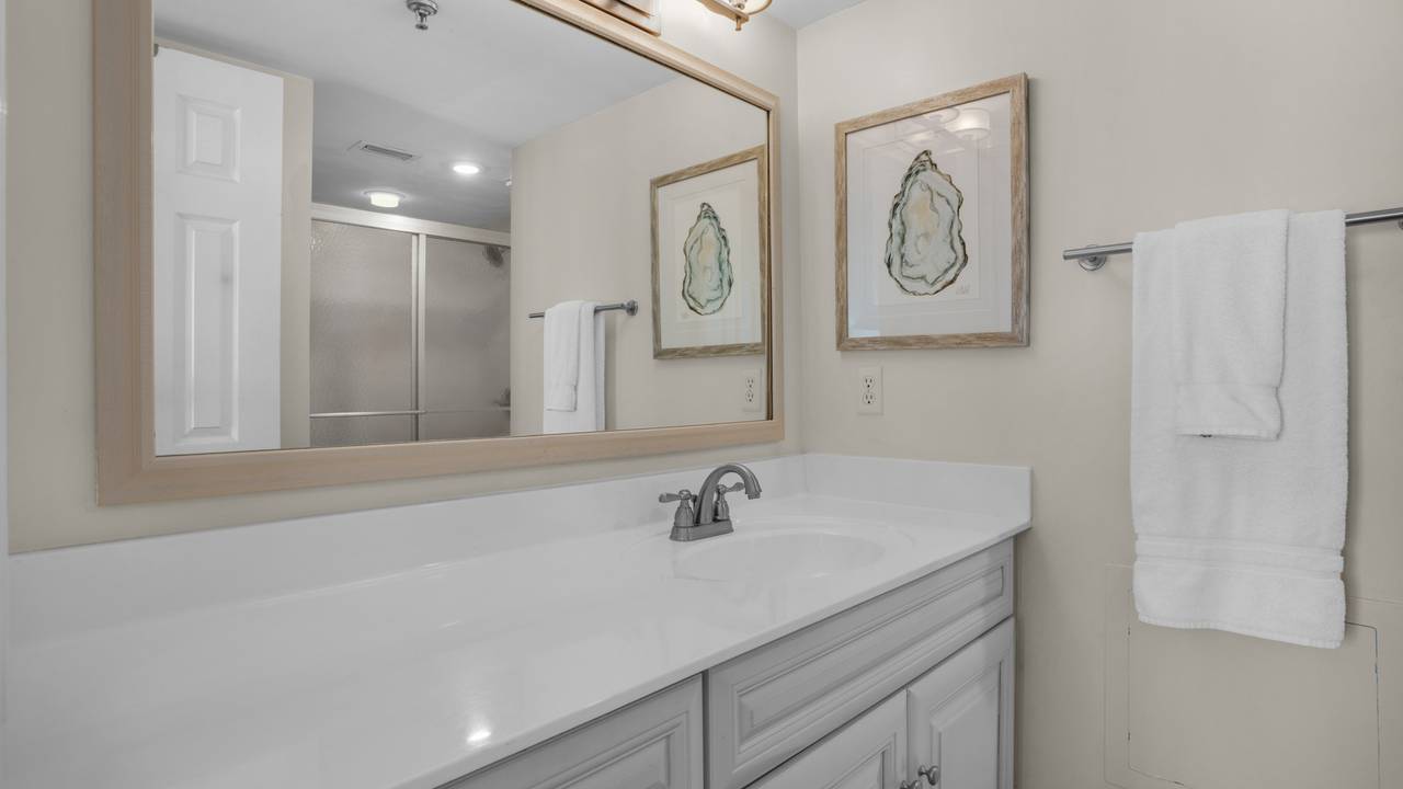 BeachCrest 1005 Bathroom BeachCrest 1005 Bathroom