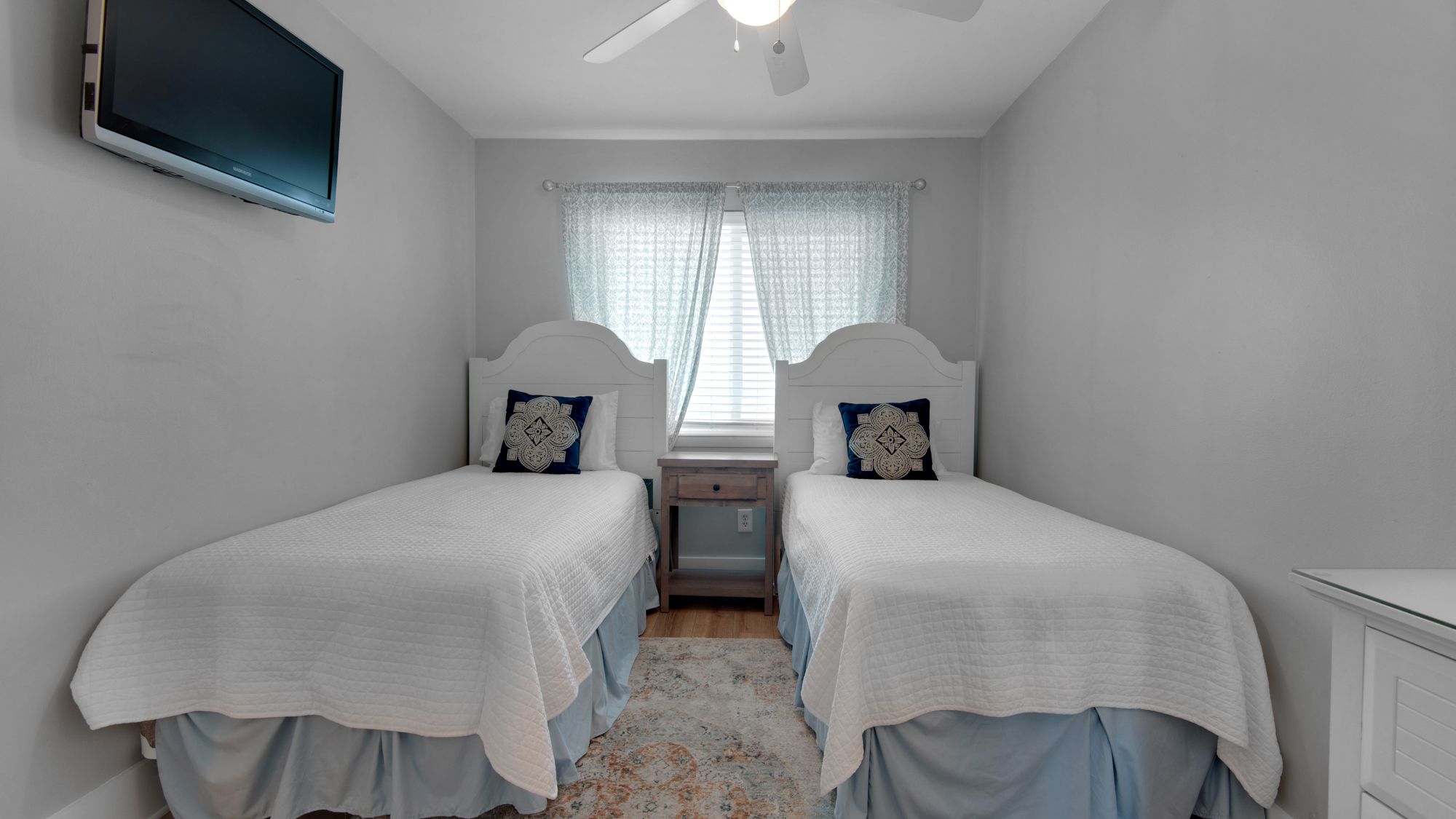 BeachCrest 1101 2 Twin Guest Bedroom