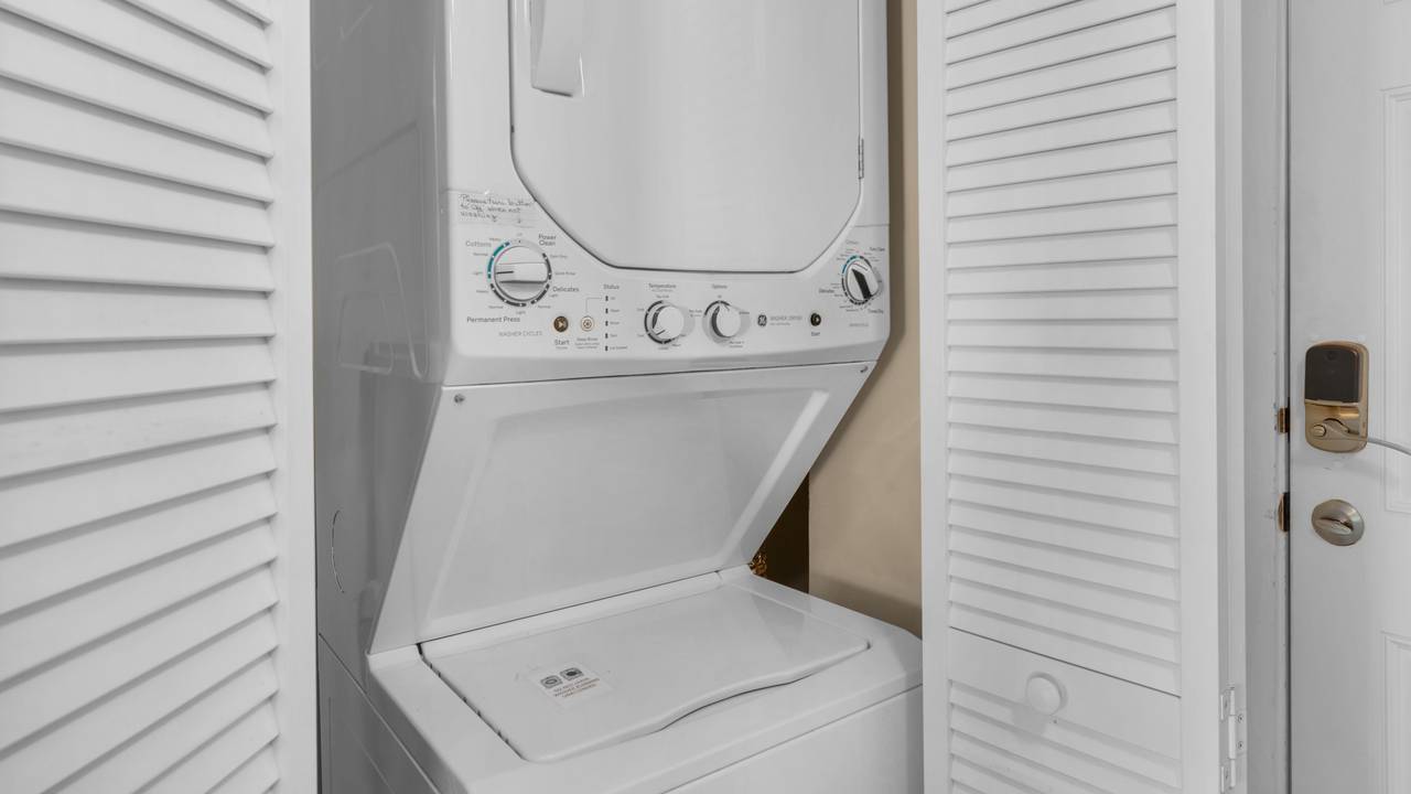 BeachCrest 1102 Washer and Dryer BeachCrest 1102 Washer and Dryer
