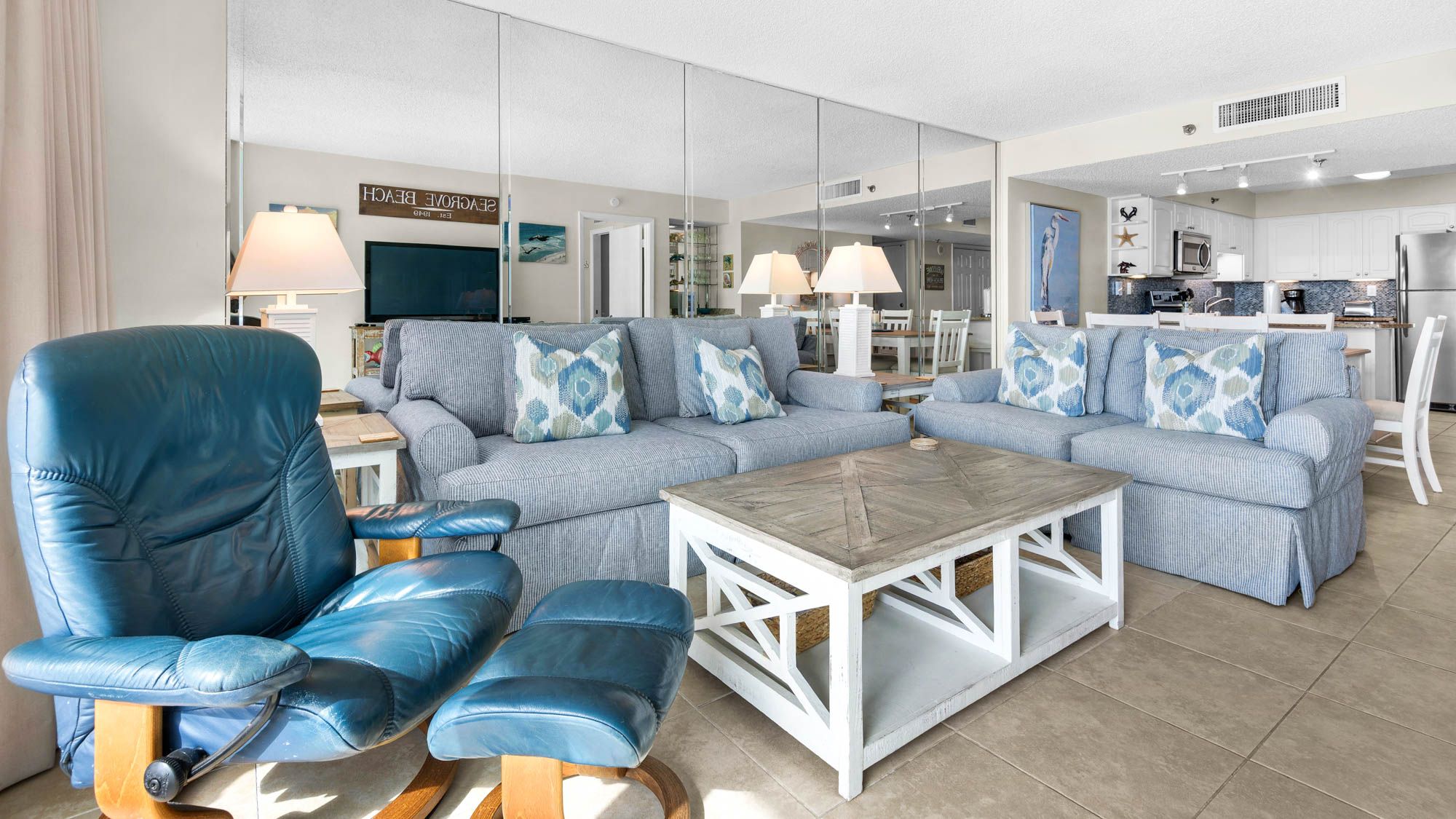 BeachCrest 1203 Living area