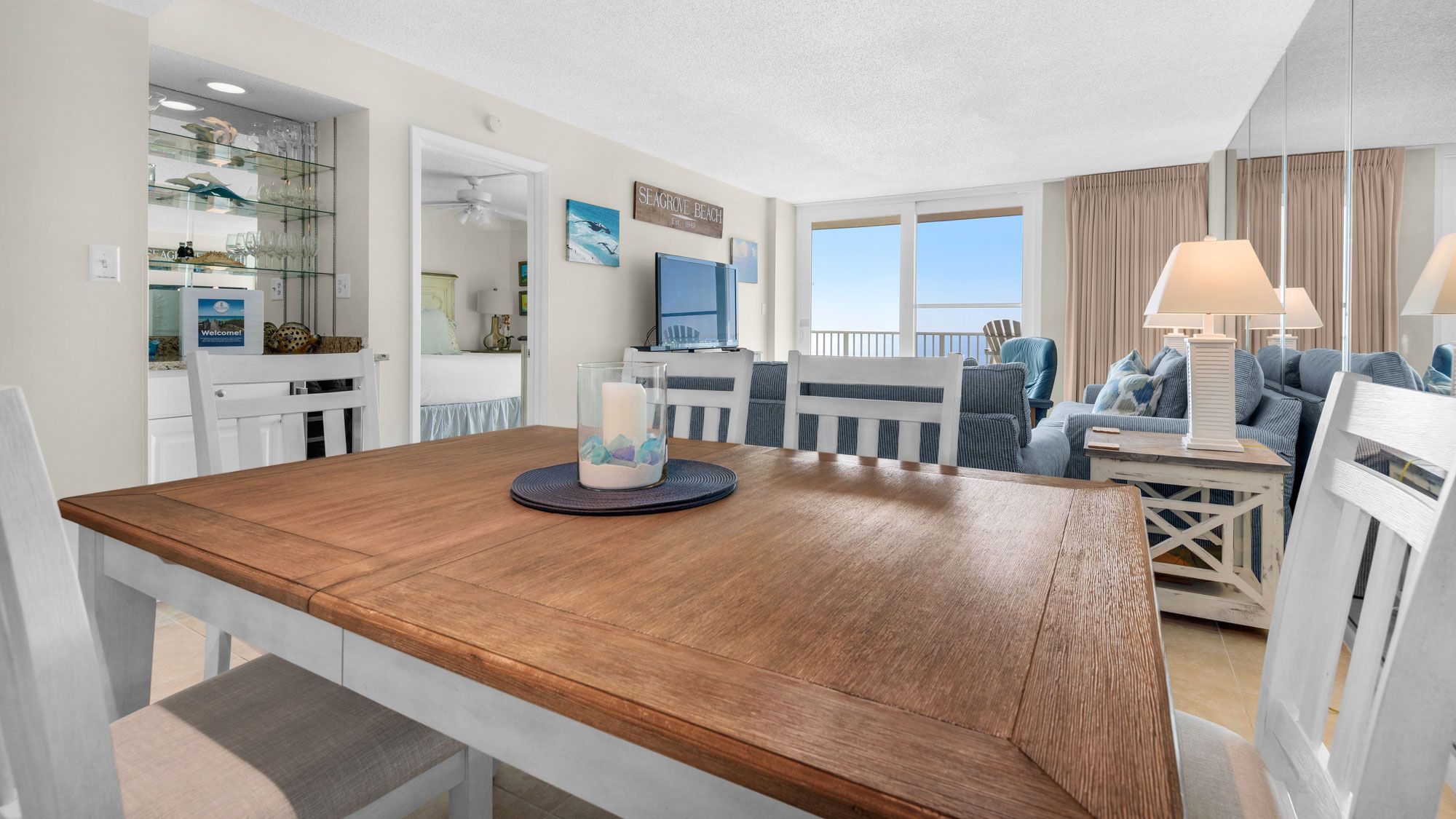 BeachCrest 1203 Dining area