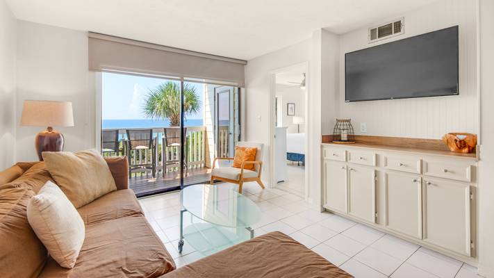 Beacons 4 Living Area with Gulf View Beacons 4 Living Area with Gulf View