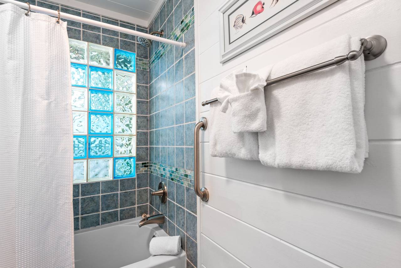 Bella Vista Bathroom 1 Bella Vista Bathroom 1