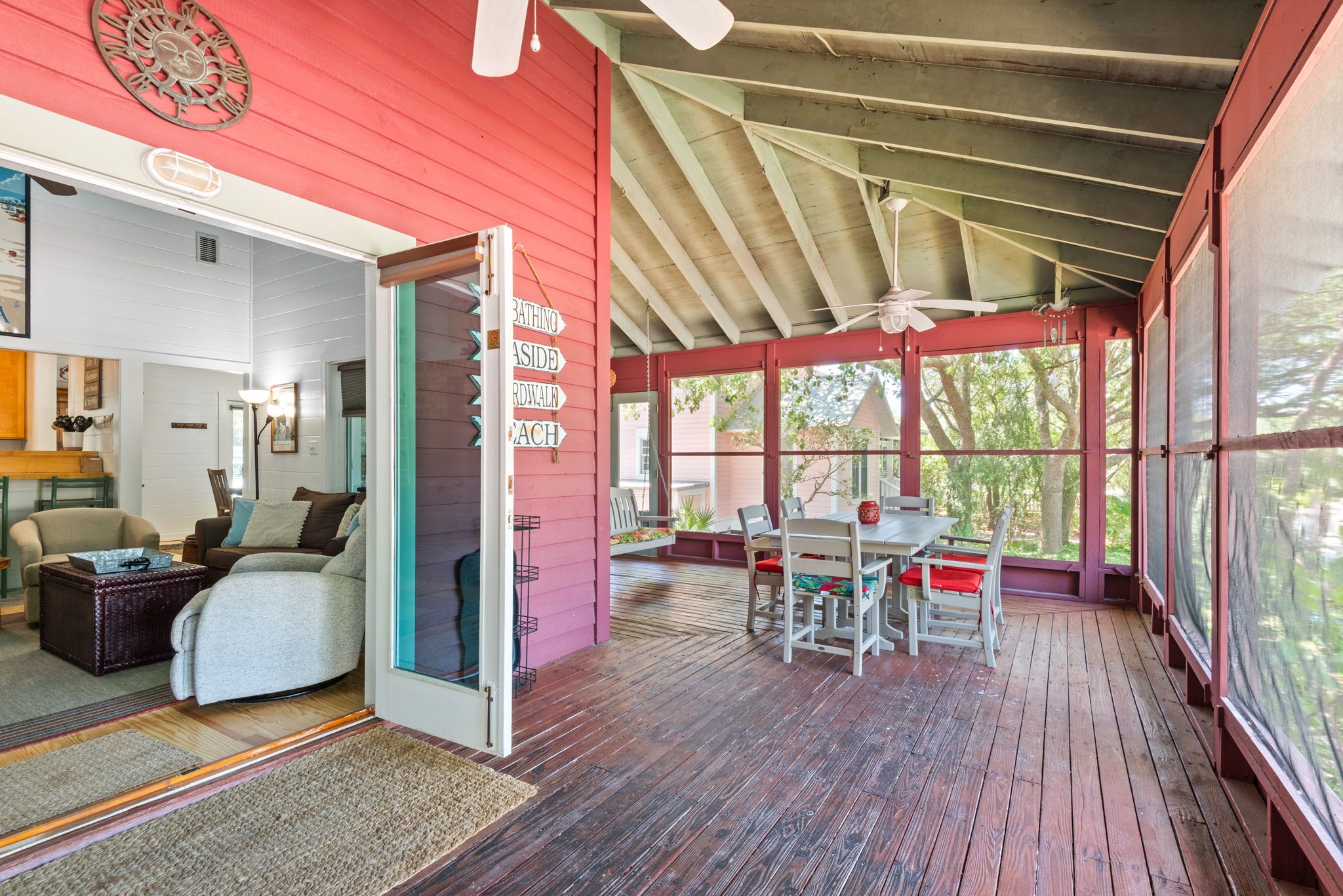 Bella Vista Screened-In Porch