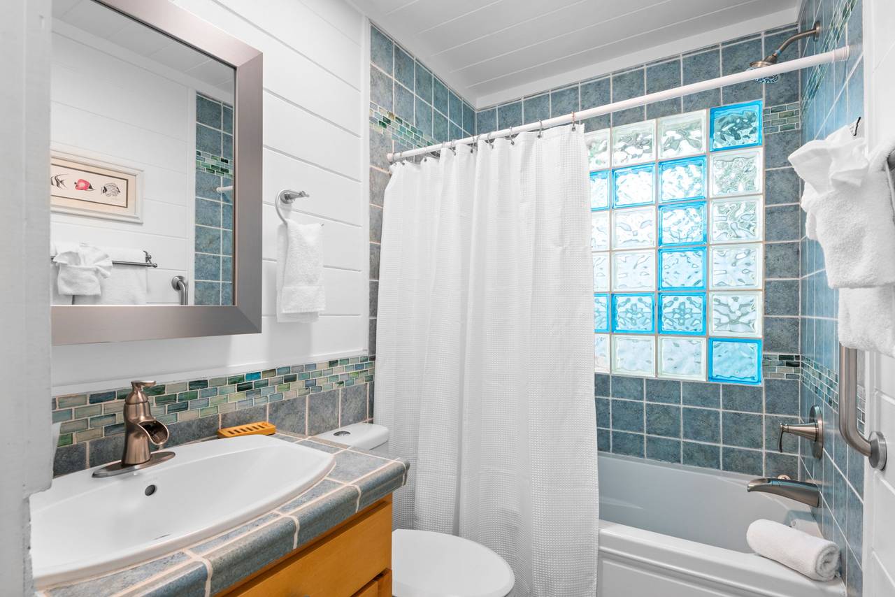 Bella Vista Bathroom 1 Bella Vista Bathroom 1