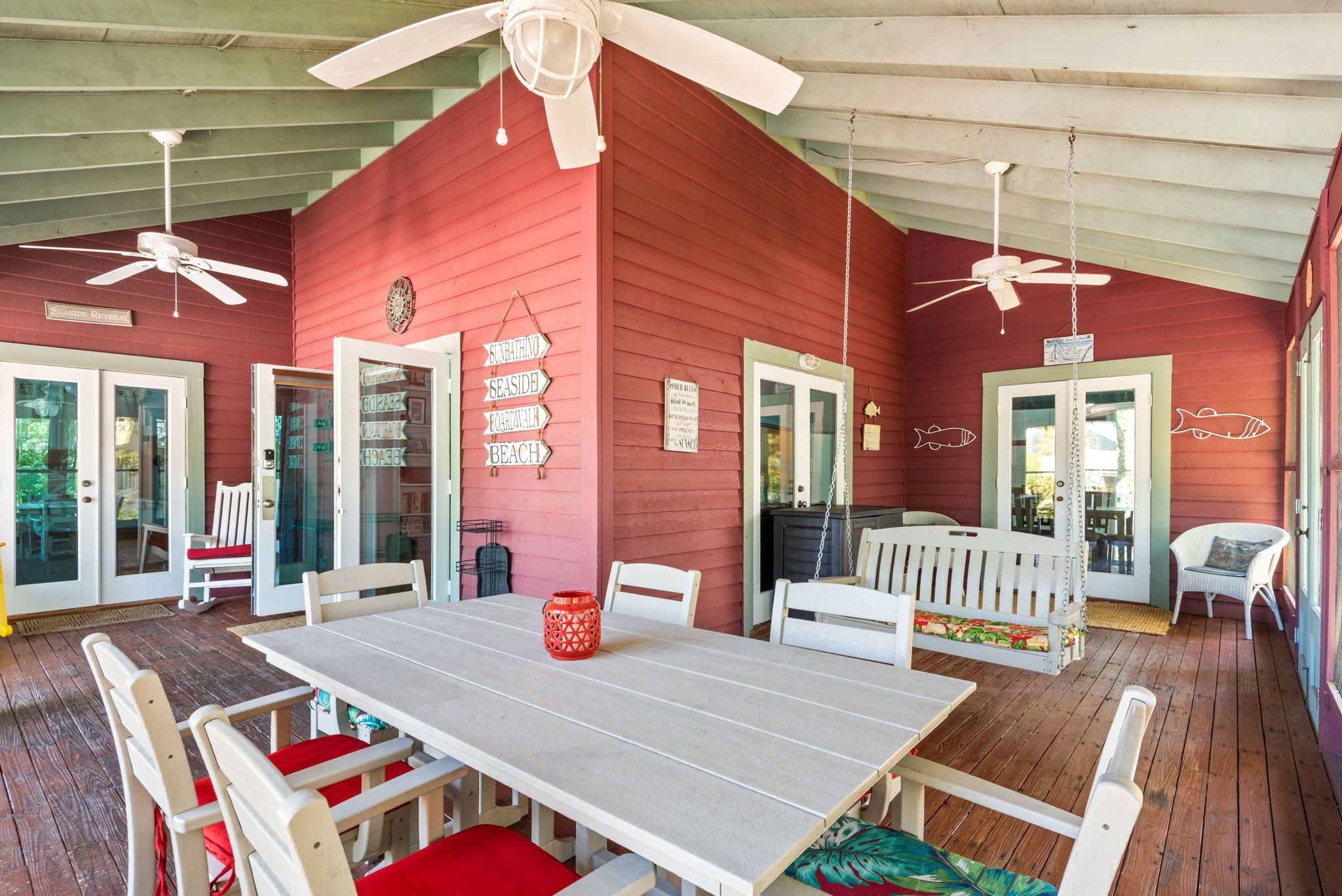Bella Vista Screened-In Porch