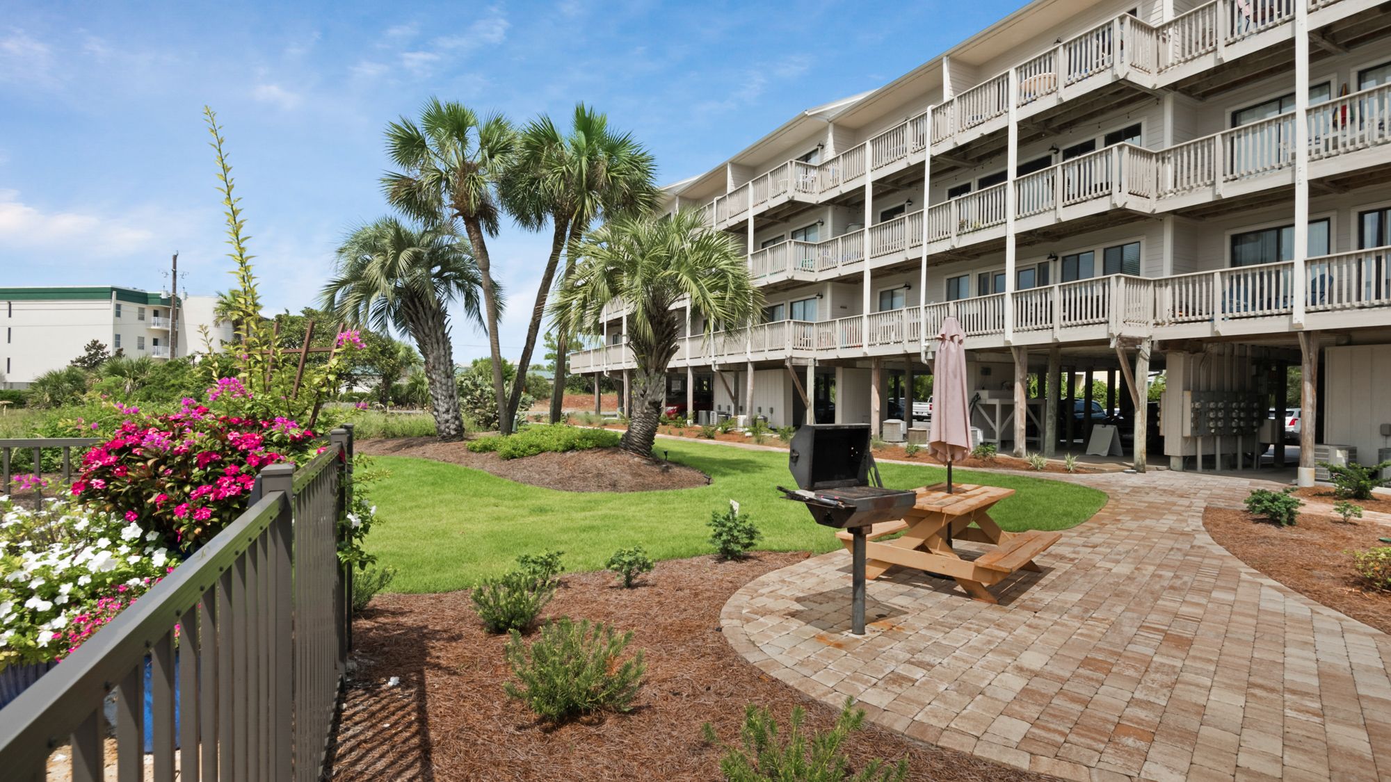 Beachfront II Grounds and Amenities