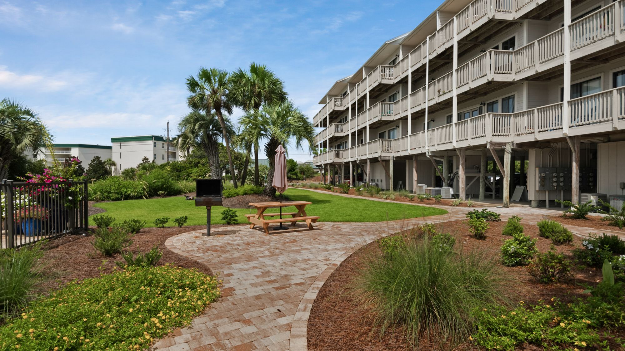 Beachfront II Grounds and Amenities