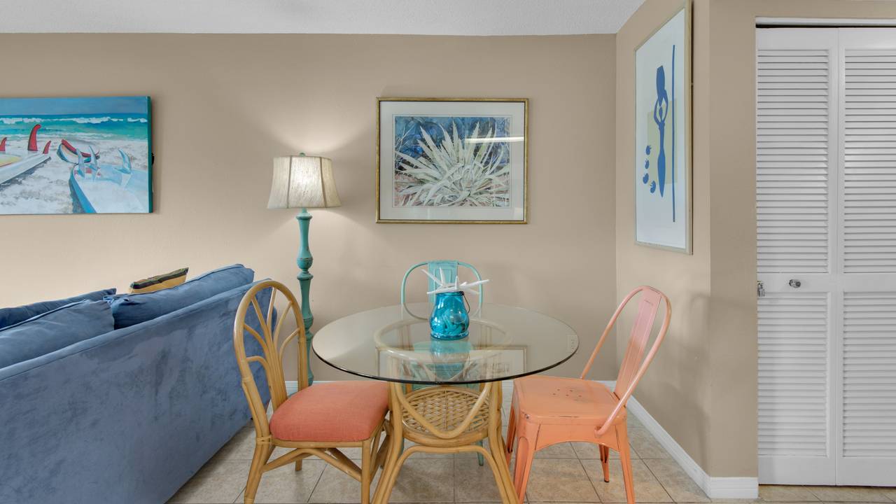 Beachfront II 202A Dining Area Beachfront II 202A Dining Area