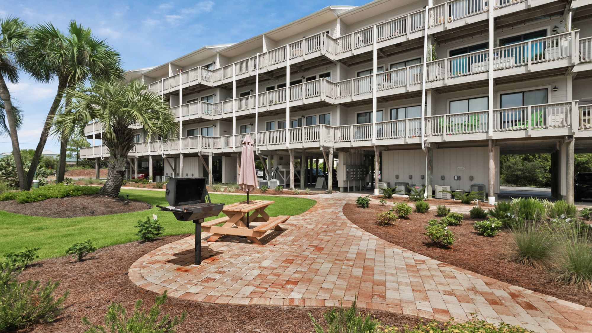 Beachfront II Grounds and Amenities