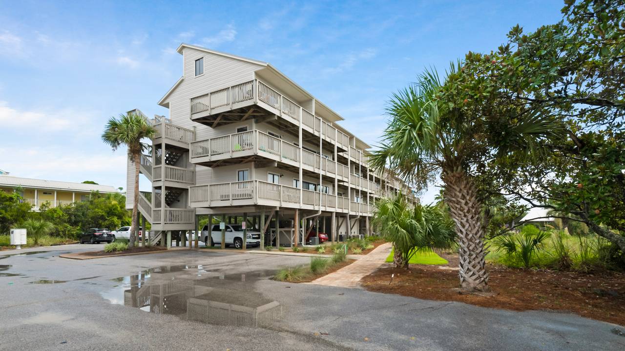 Beachfront II Grounds and Amenities Beachfront II Grounds and Amenities