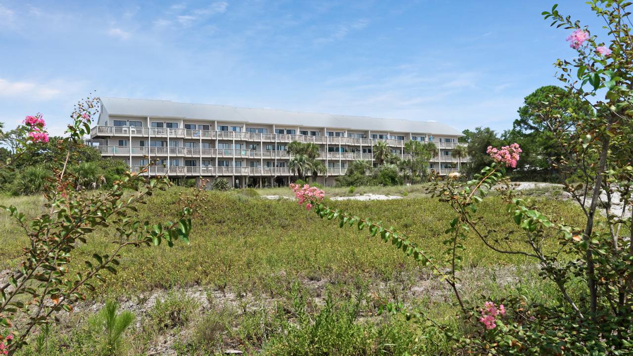 Beachfront II Grounds and Amenities Beachfront II Grounds and Amenities