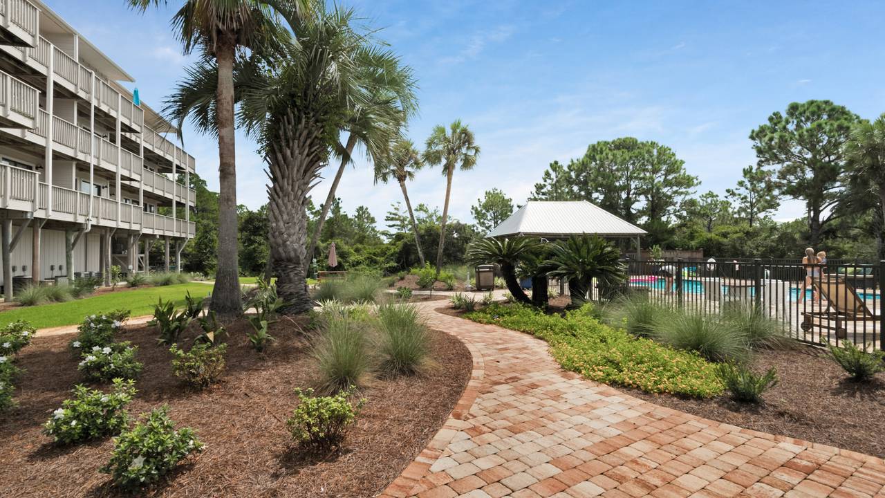 Beachfront II Grounds and Amenities Beachfront II Grounds and Amenities