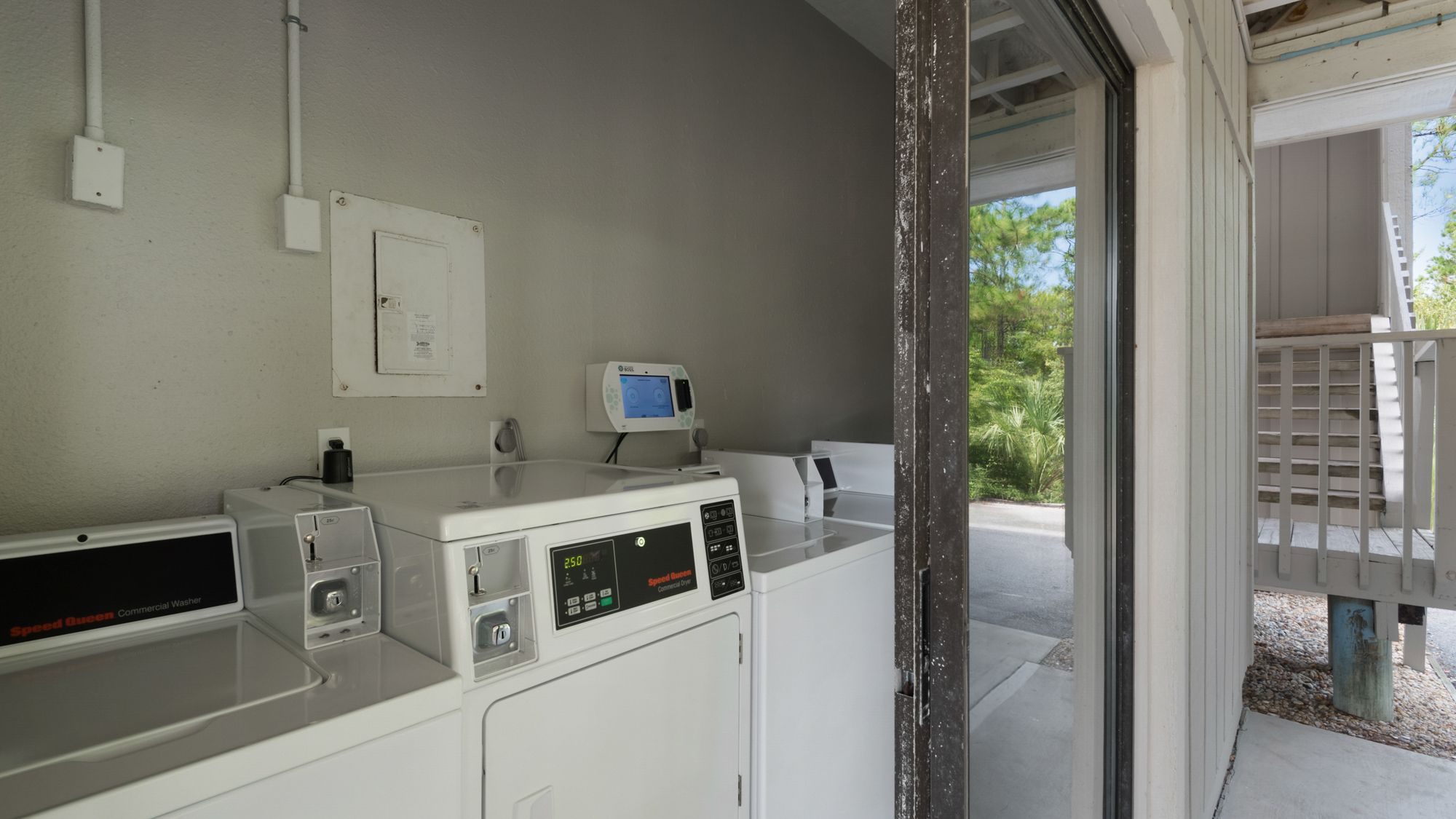 Beachfront II Grounds and Amenities