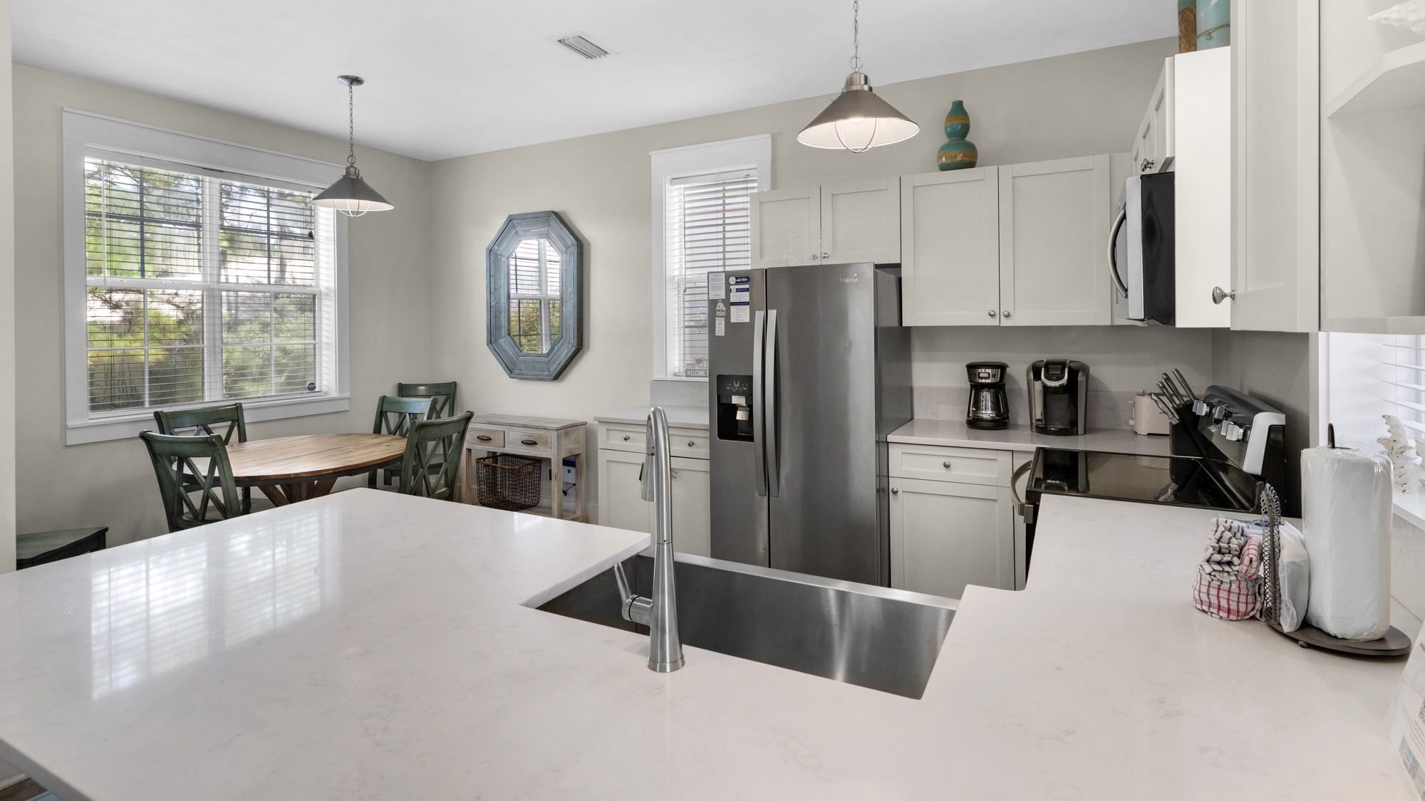 Beach Bungalow 101 Kitchen area