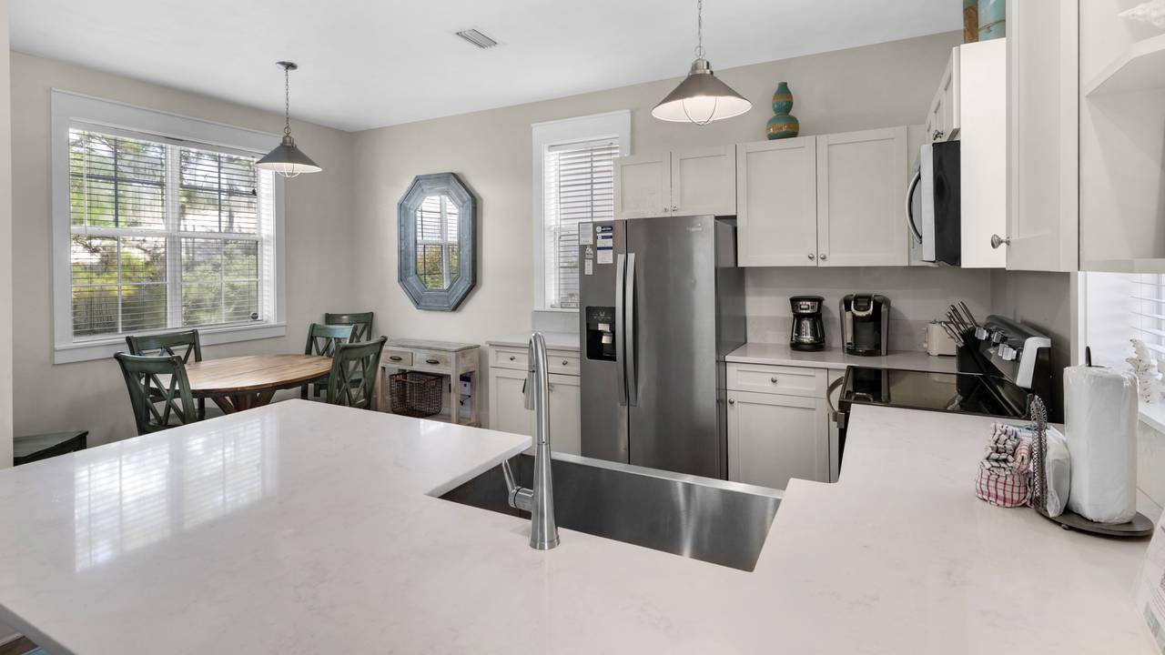 Beach Bungalow 101 Kitchen area Beach Bungalow 101 Kitchen area