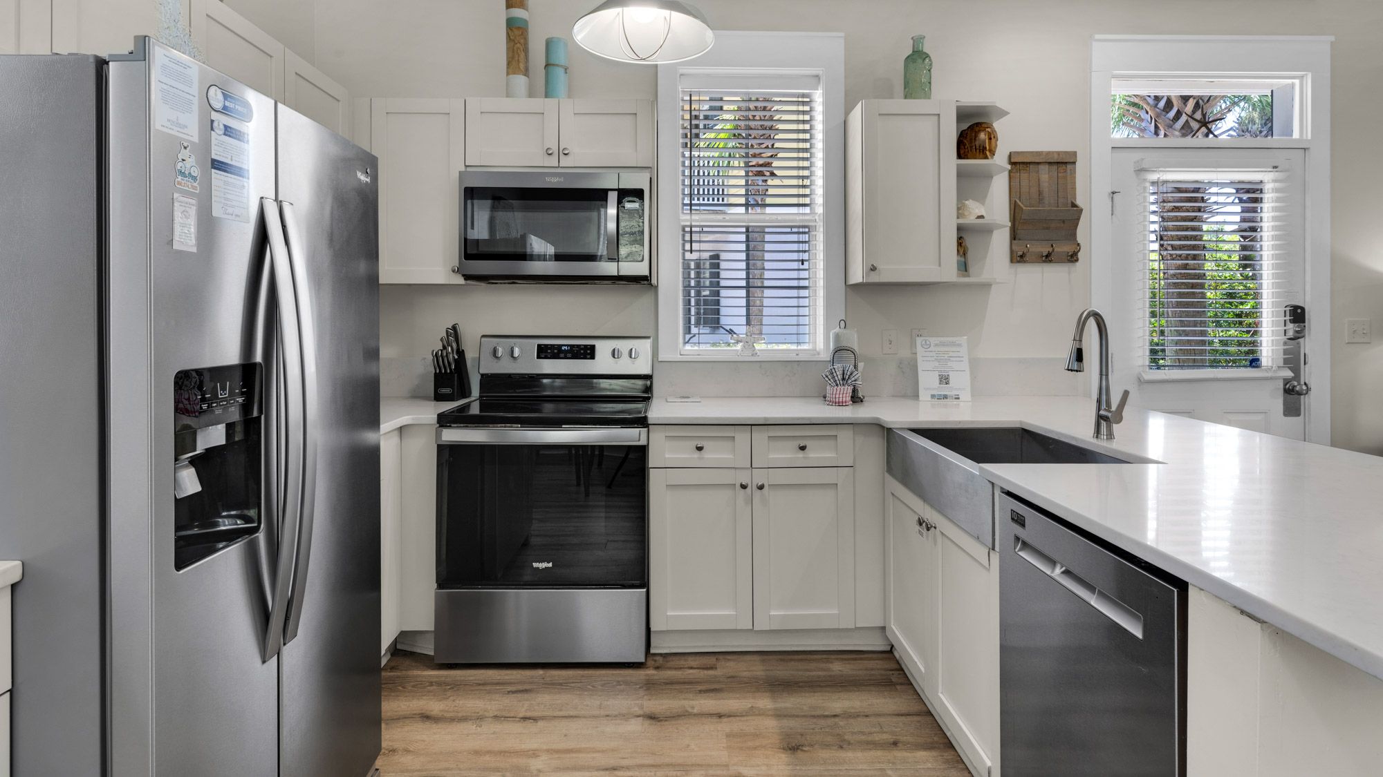 Beach Bungalow 101 Kitchen area