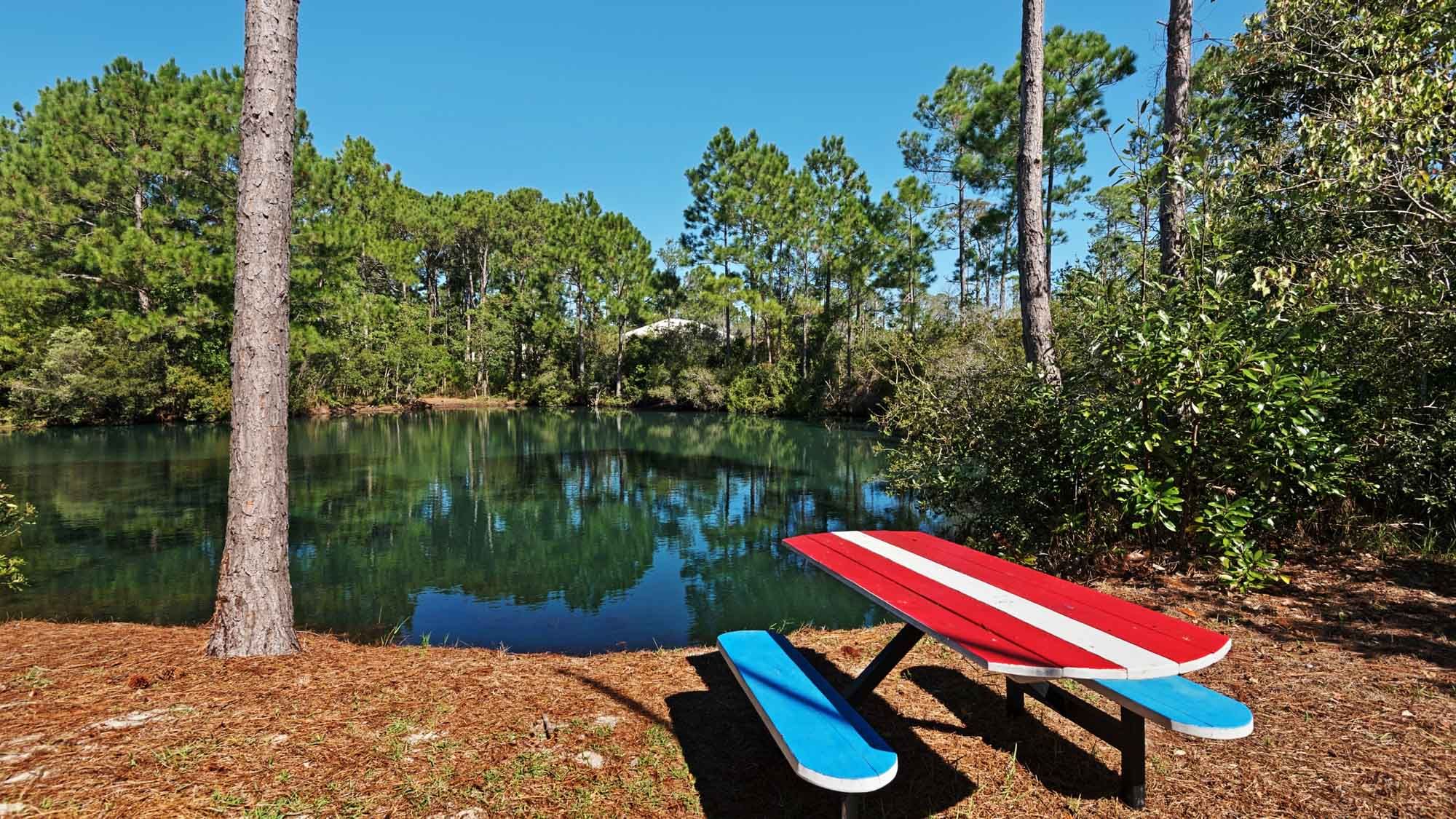 Bungalows at Seagrove Grounds & Amenities