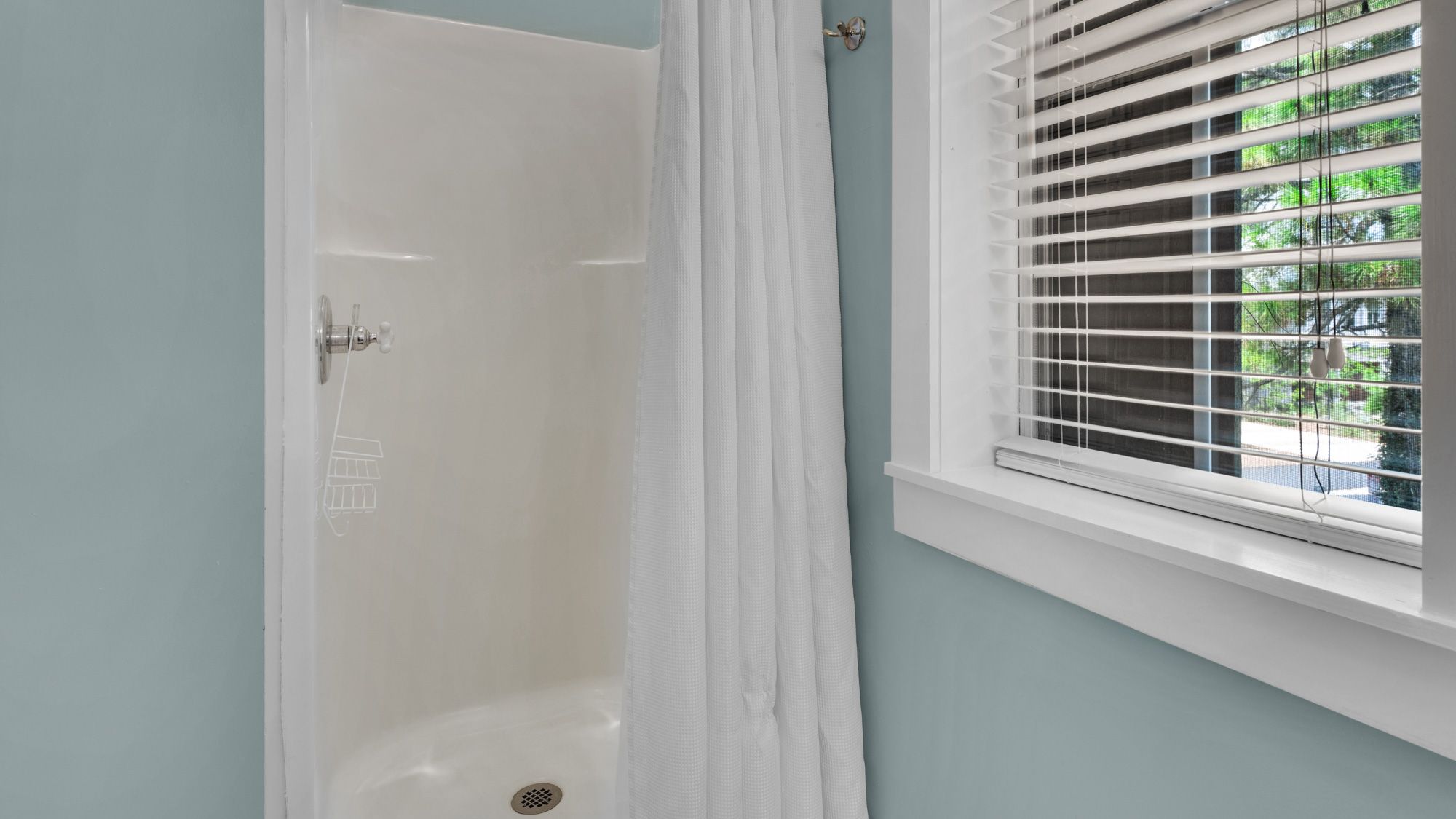 Beach Bungalow 101 Bathroom 1