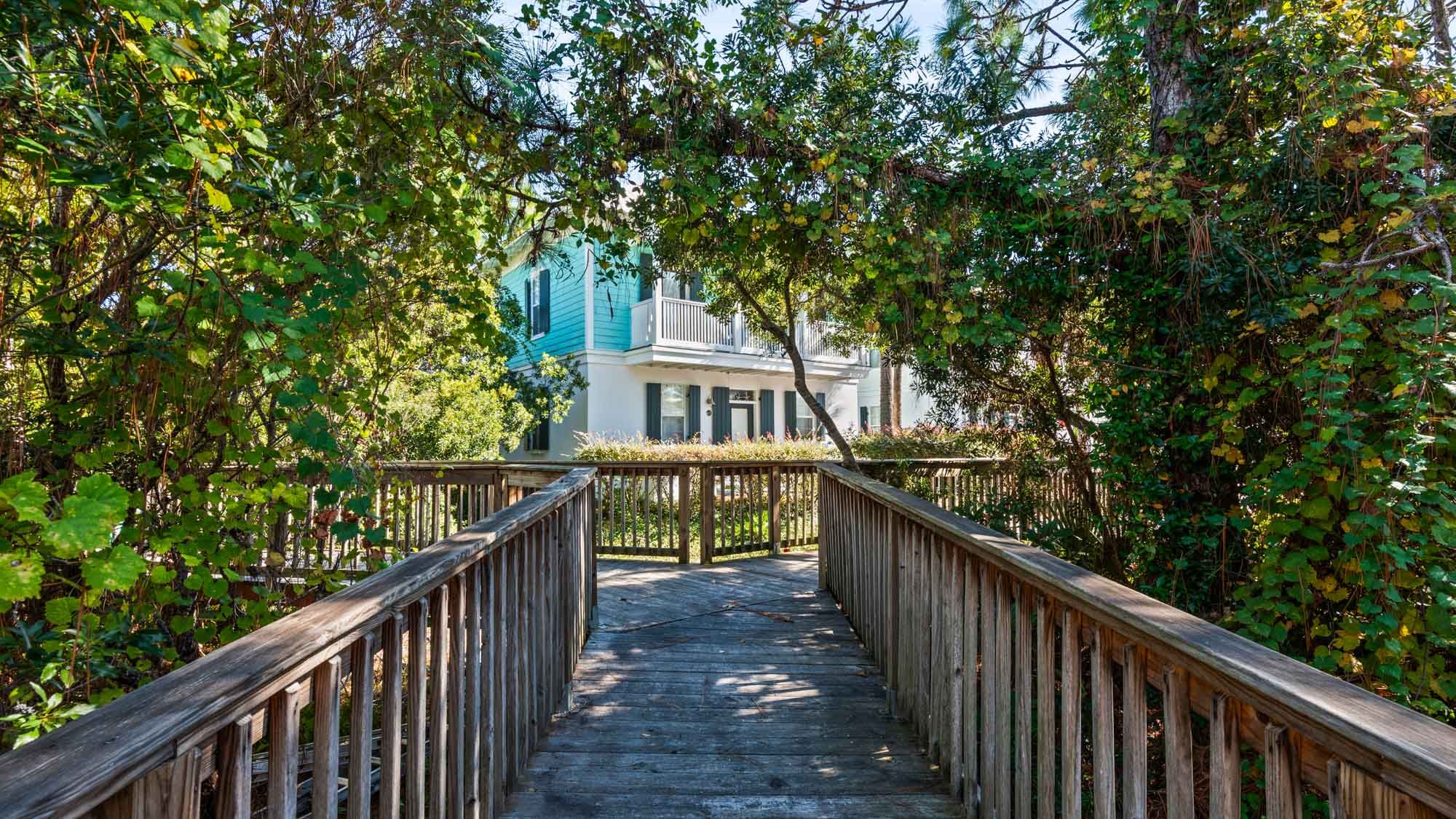 Bungalows at Seagrove Grounds & Amenities